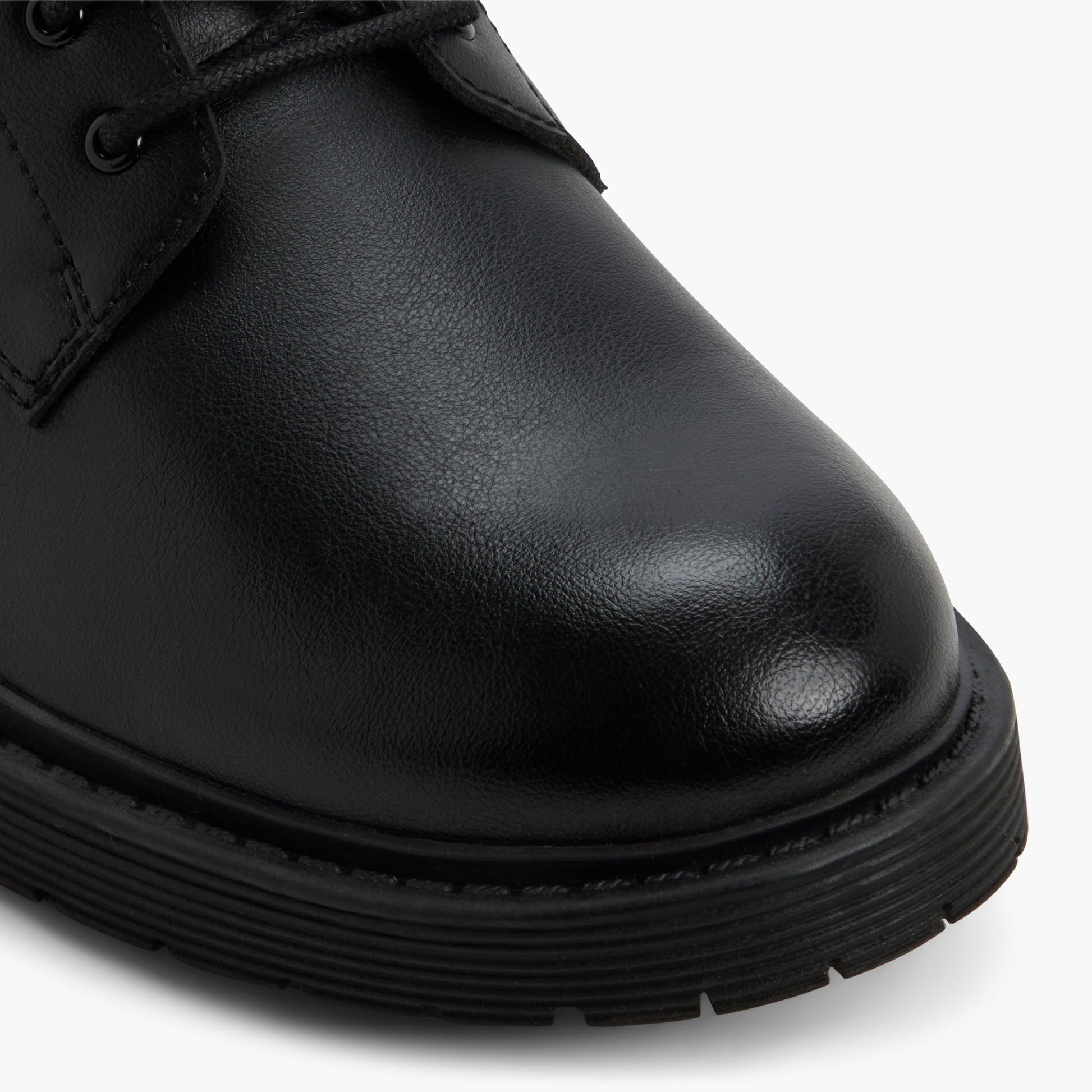 Test FR:Close-up of the Noir Arlington