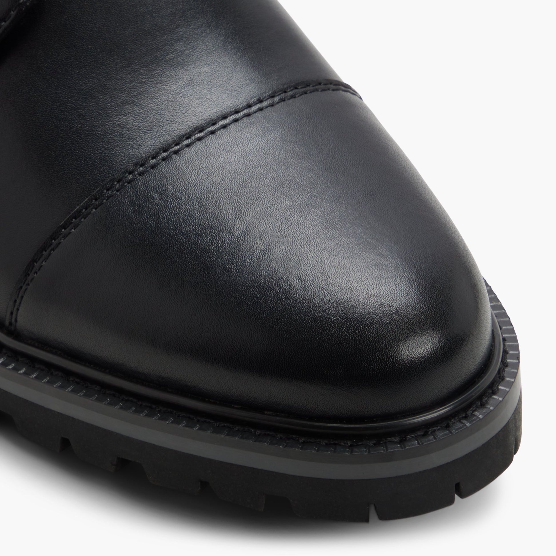 Test FR:Close-up of the Noir Dempsey