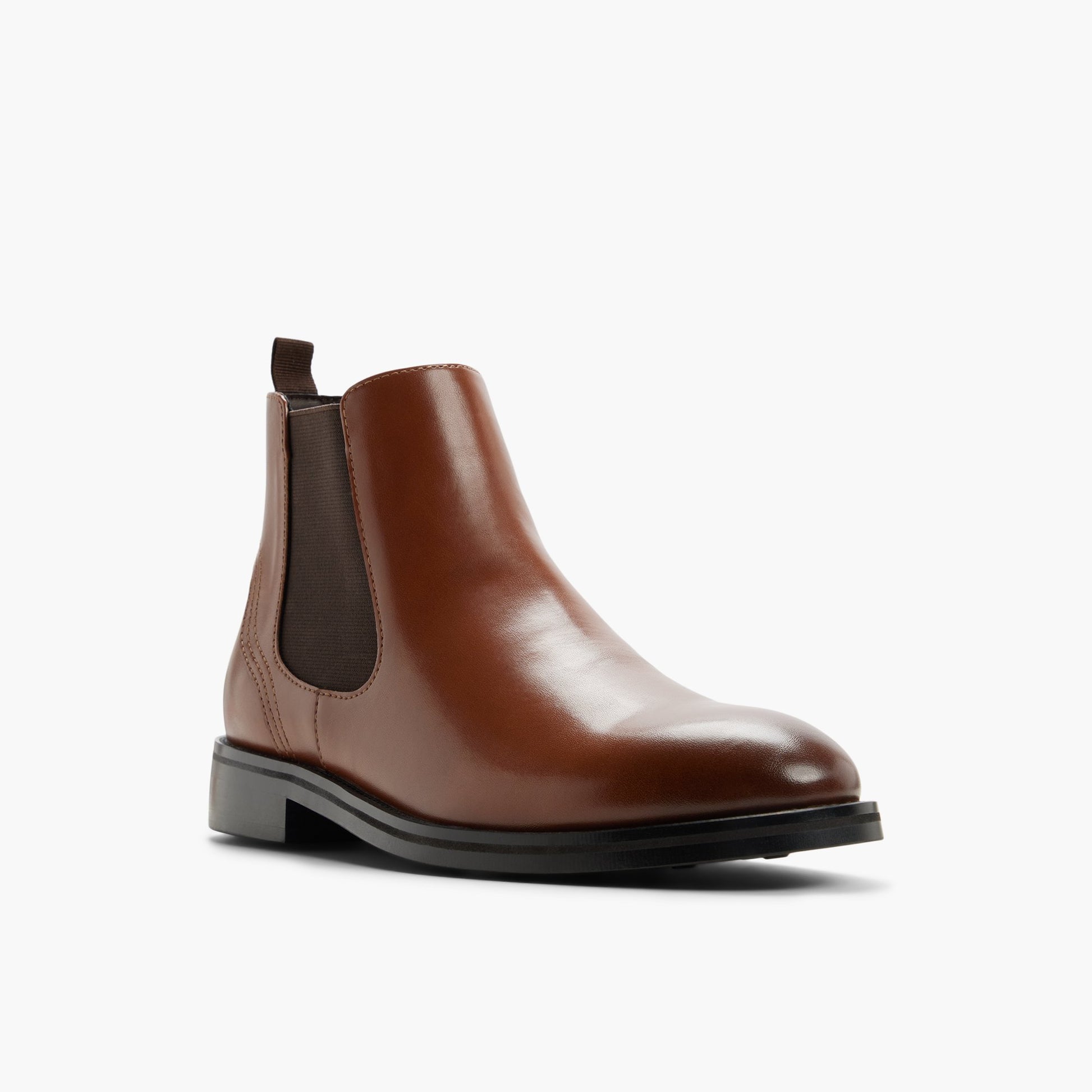 Test FR:Three-quarter angle of Cognac Breckenridge 's front side