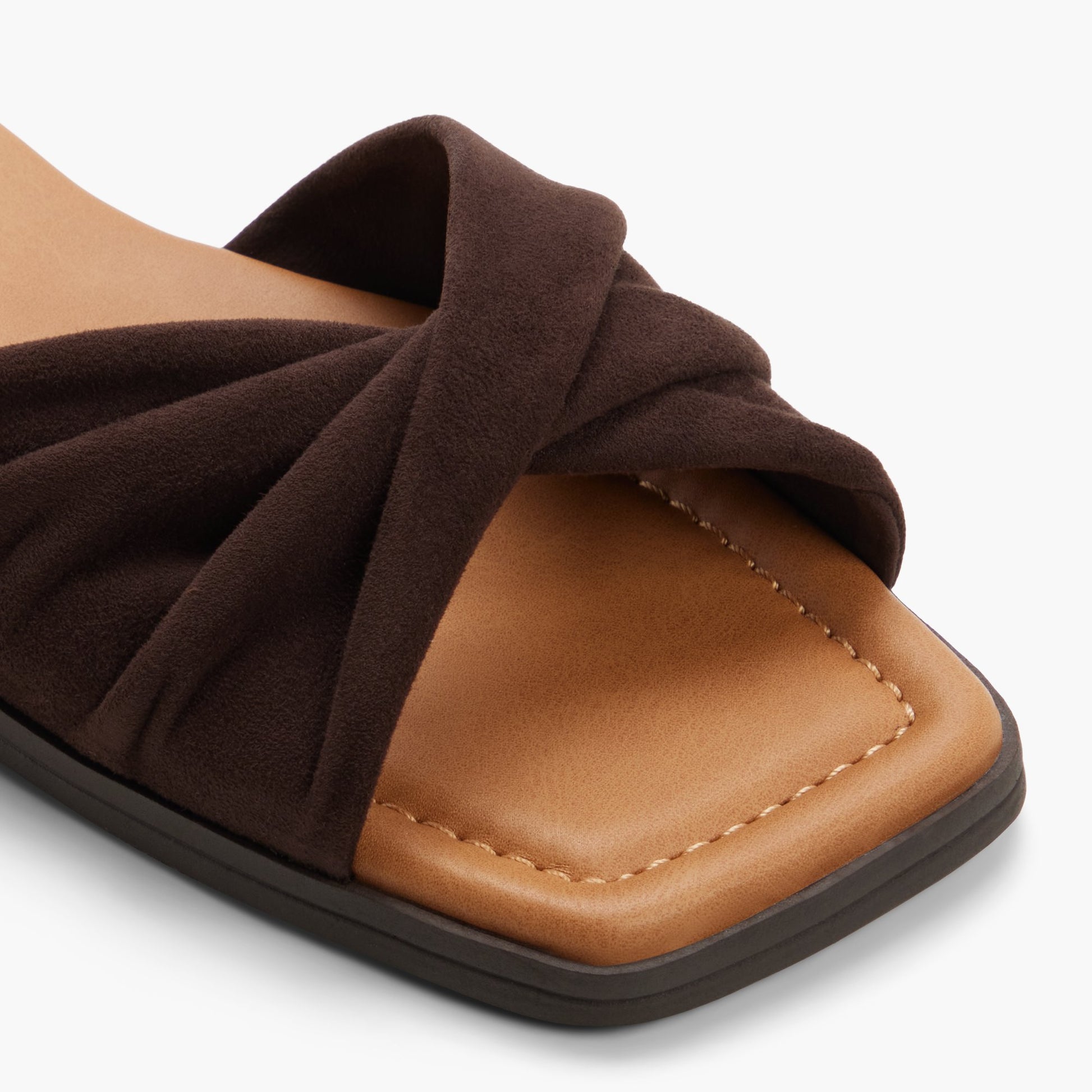 Close-up of the Dark brown Melonie Slides