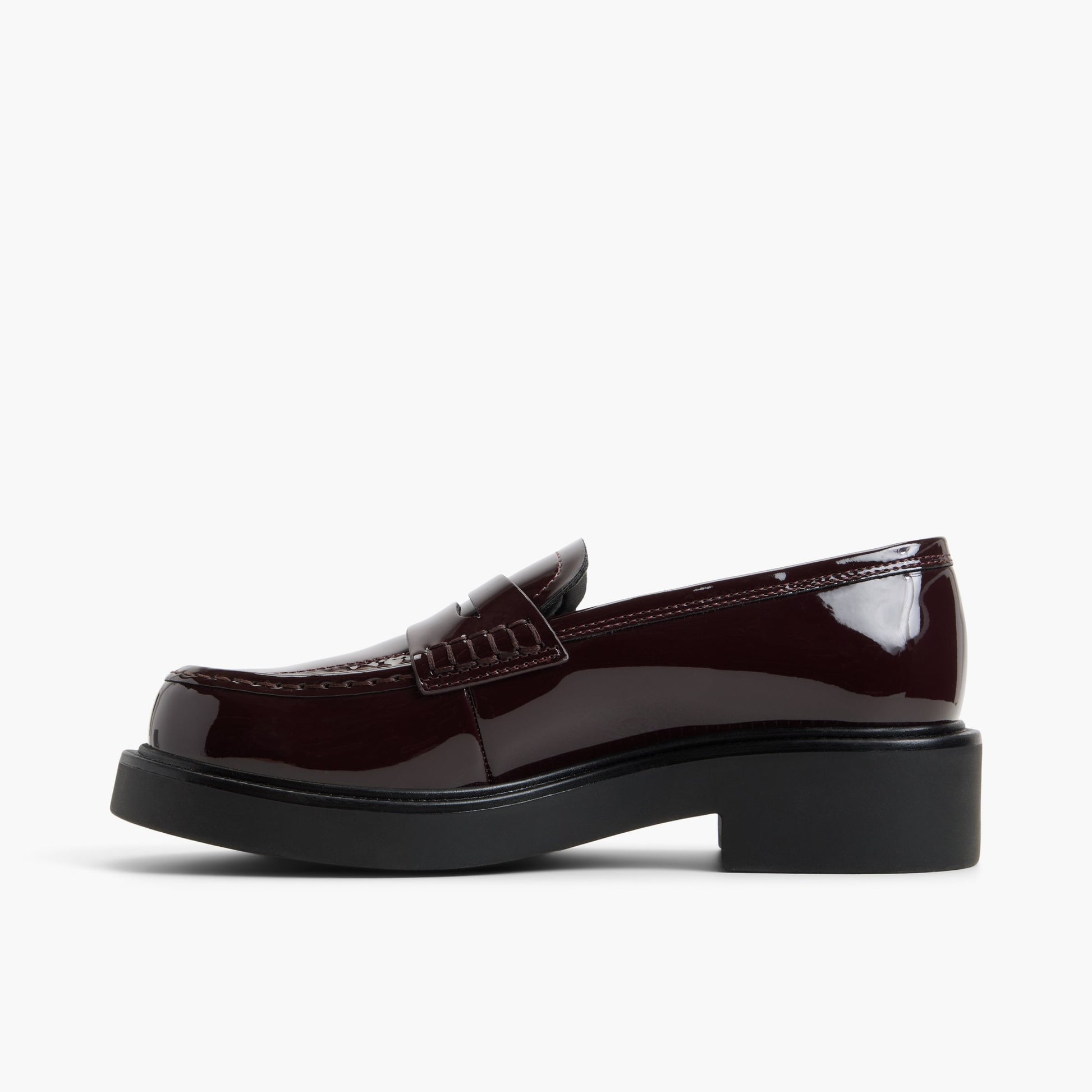 Side view of Bordo Vallie Loafers