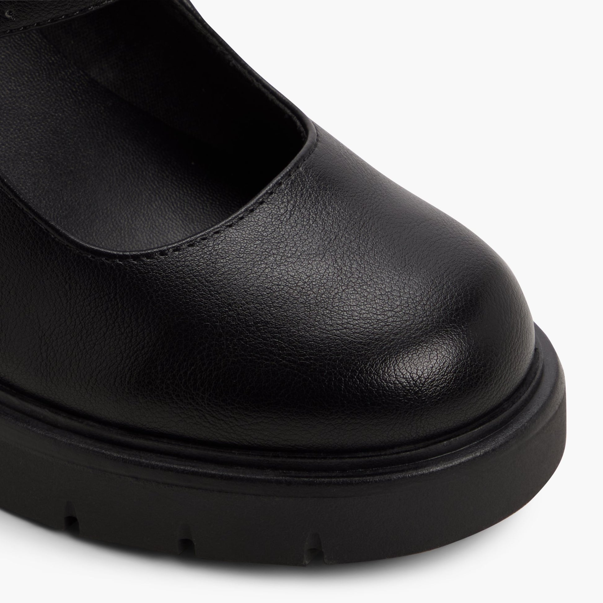 Close-up of the Black Monai