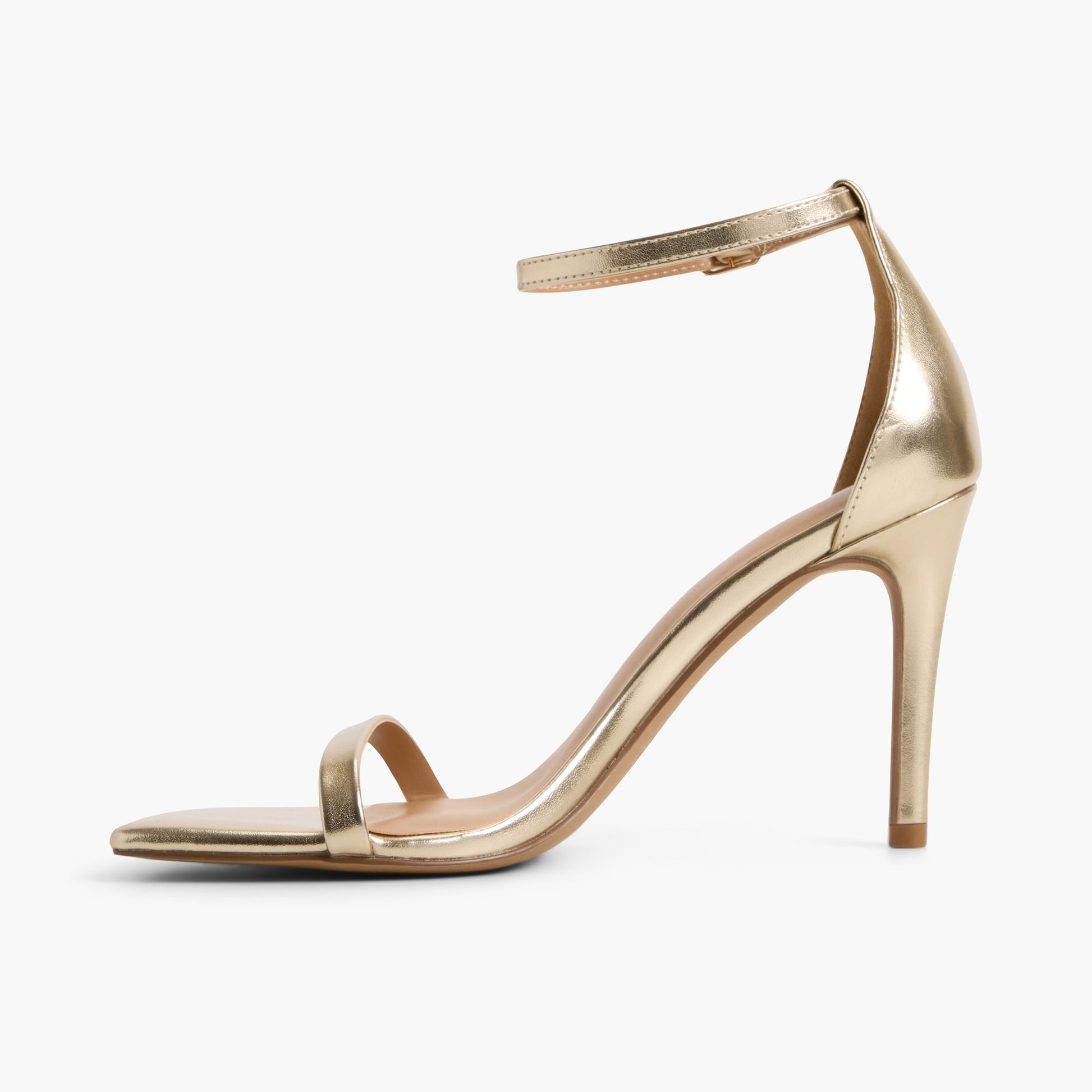 Side view of Gold Leyyla