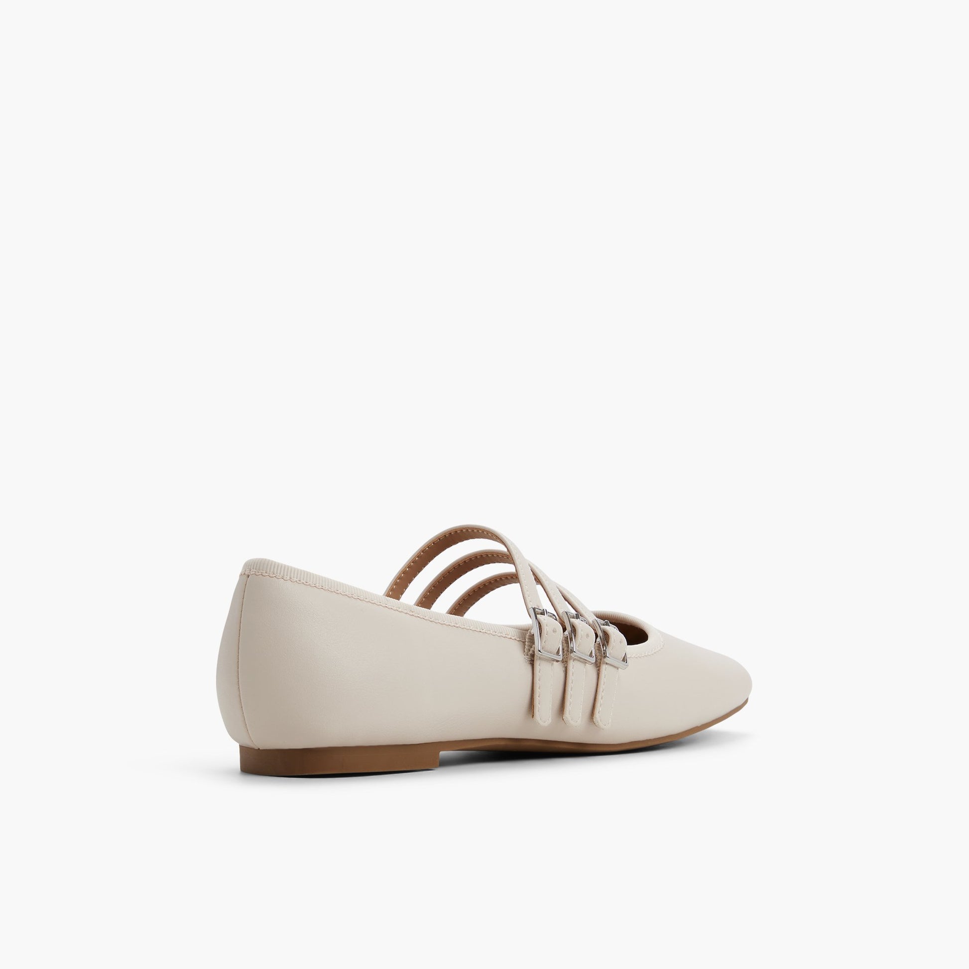 Three-quarter angle of Ice Kamelie 's back side