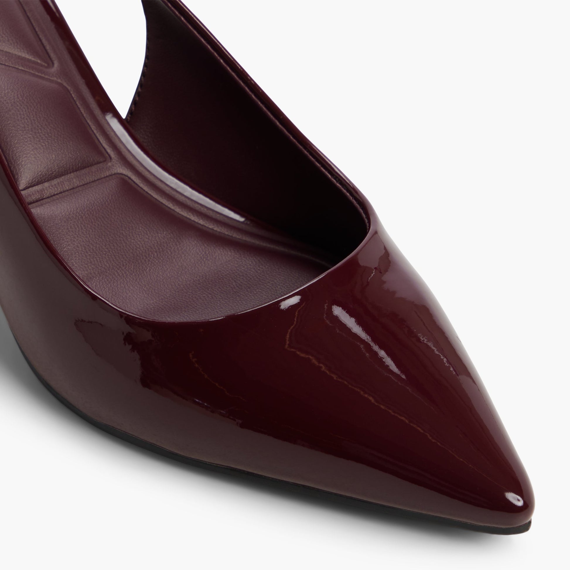 Close-up of the Bordo Evelyynn Slingback Heels