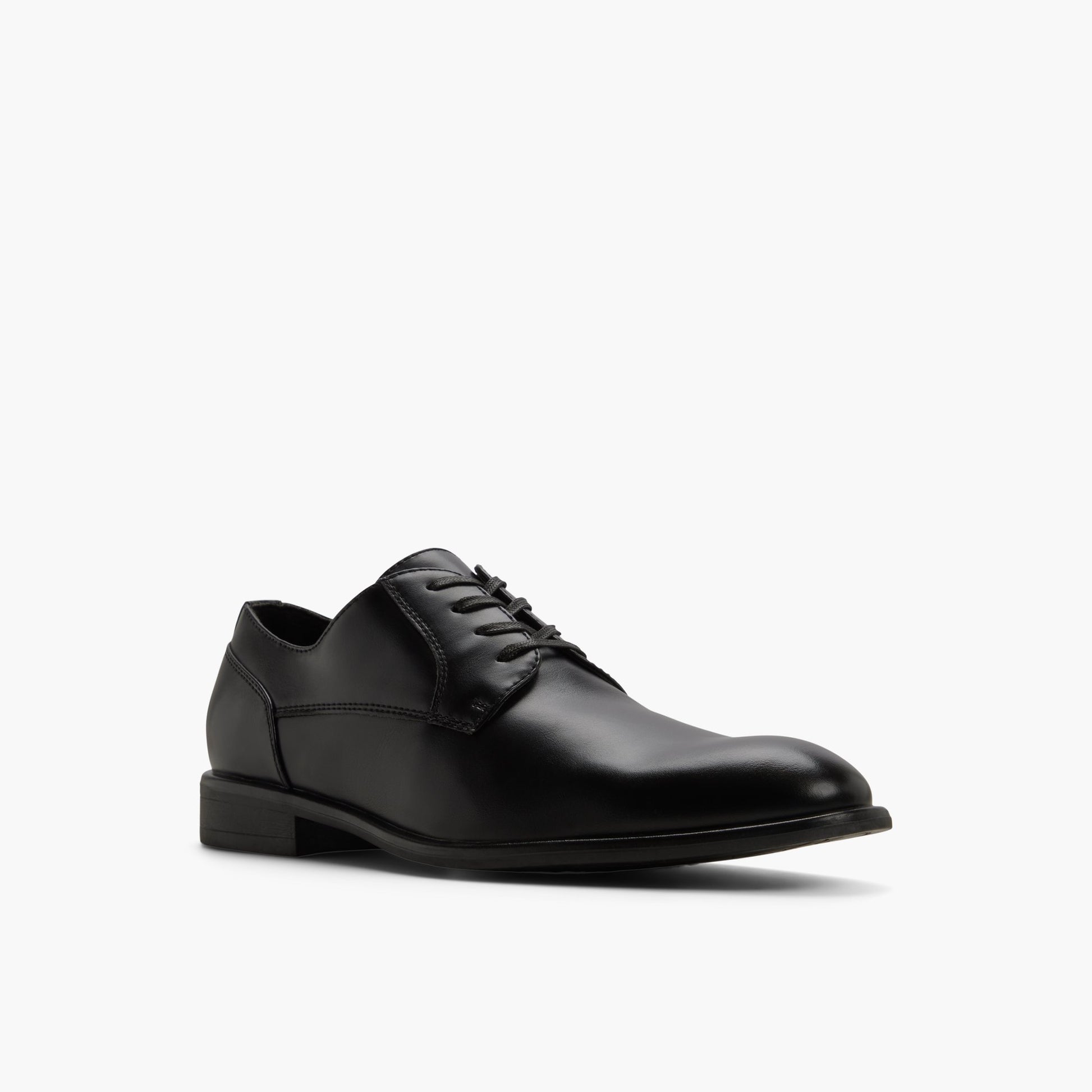 Test FR:Three-quarter angle of Noir Burnham Chaussures derby's front side