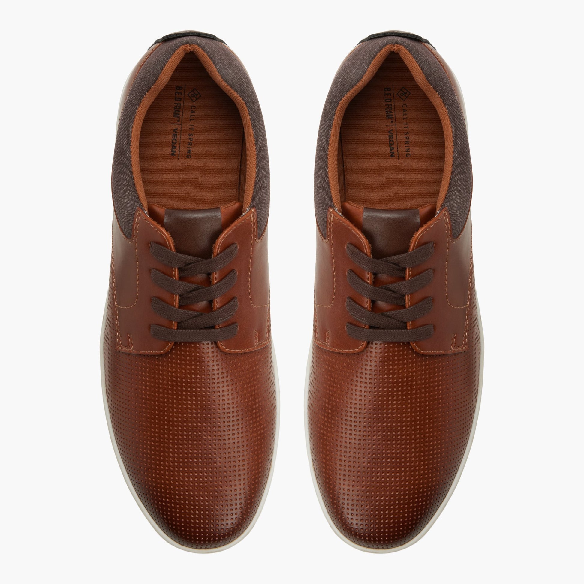 Test FR:Top-down view of the Cognac Dorchester Chaussures à lacets