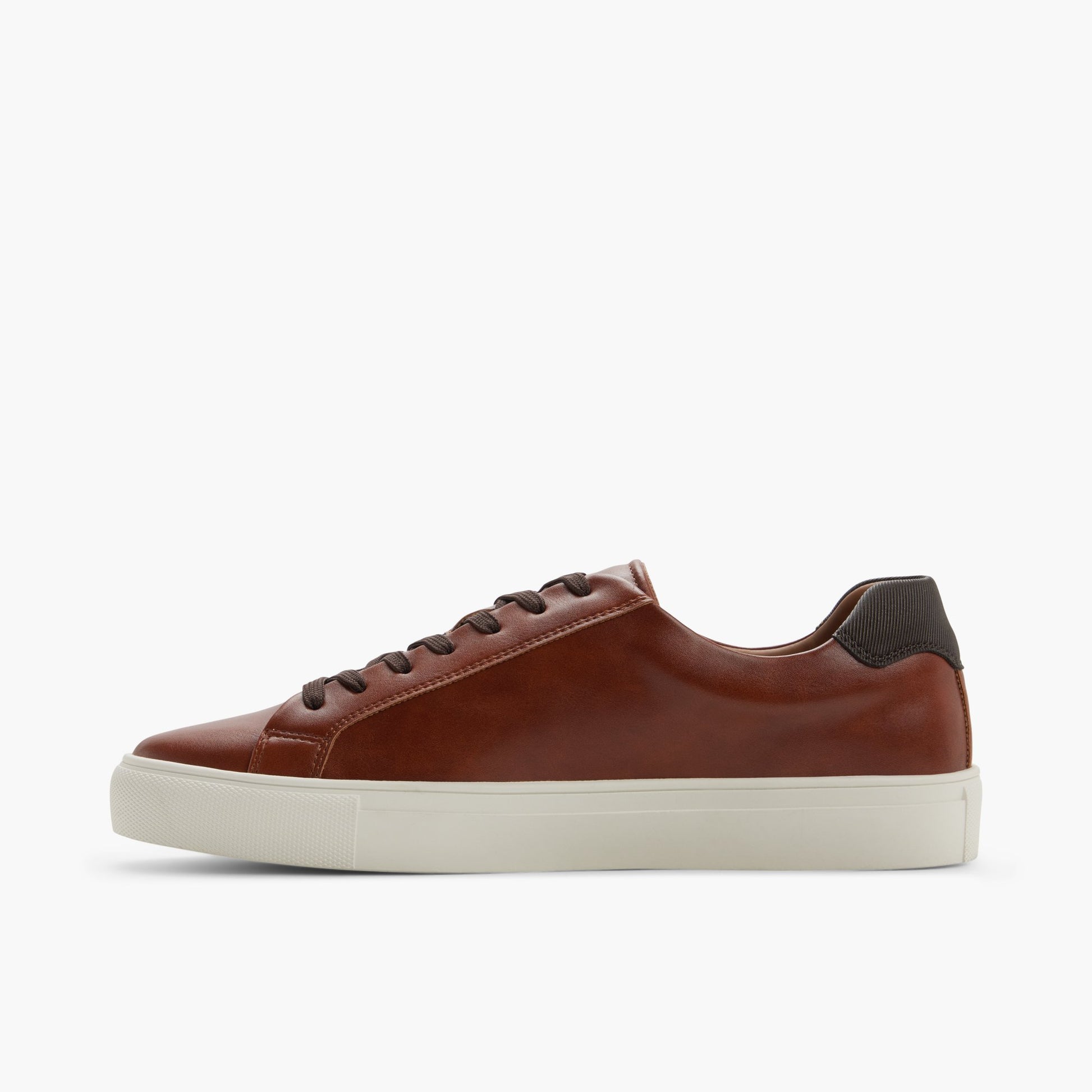 Side view of Cognac Trabuco