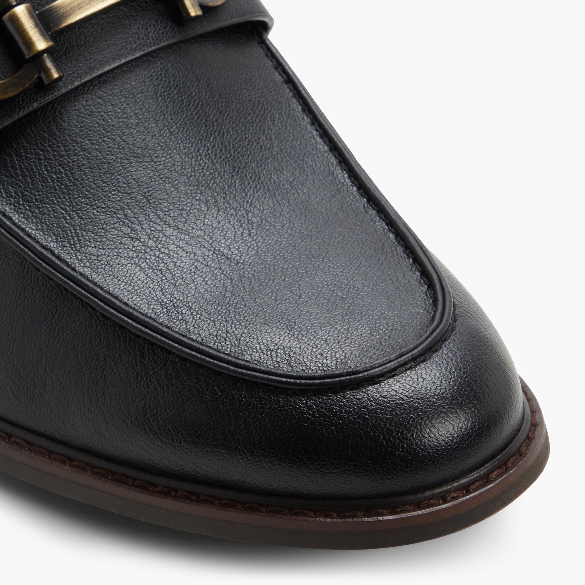 Test FR:Close-up of the Noir Portola