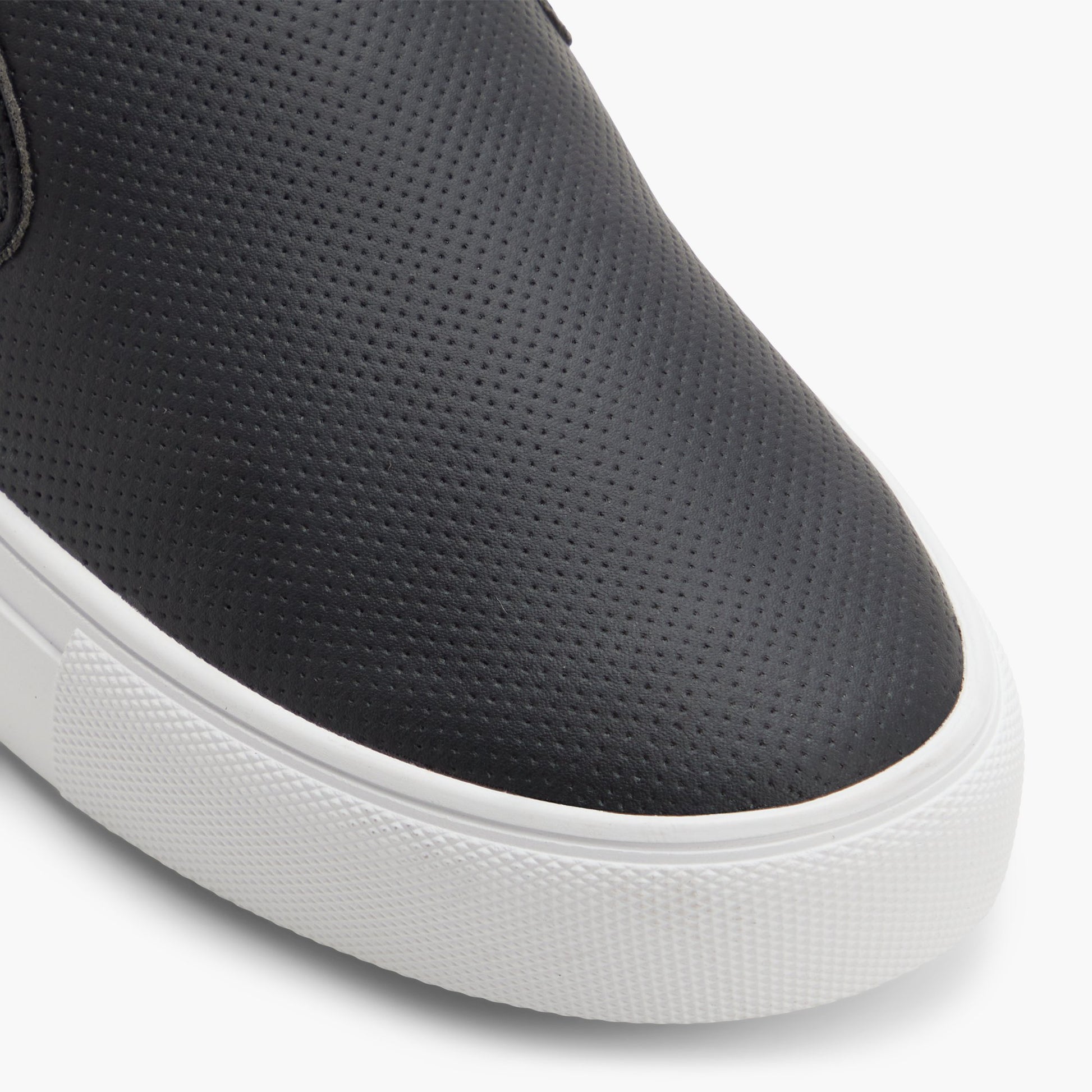 Test FR:Close-up of the Noir Culver Chaussures à enfiler