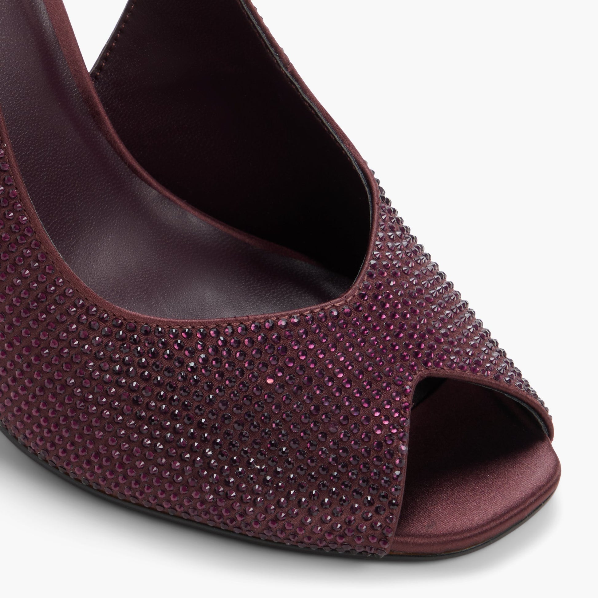Test FR:Close-up of the Marron Ouvert Milenaa Talons hauts à bride arrière