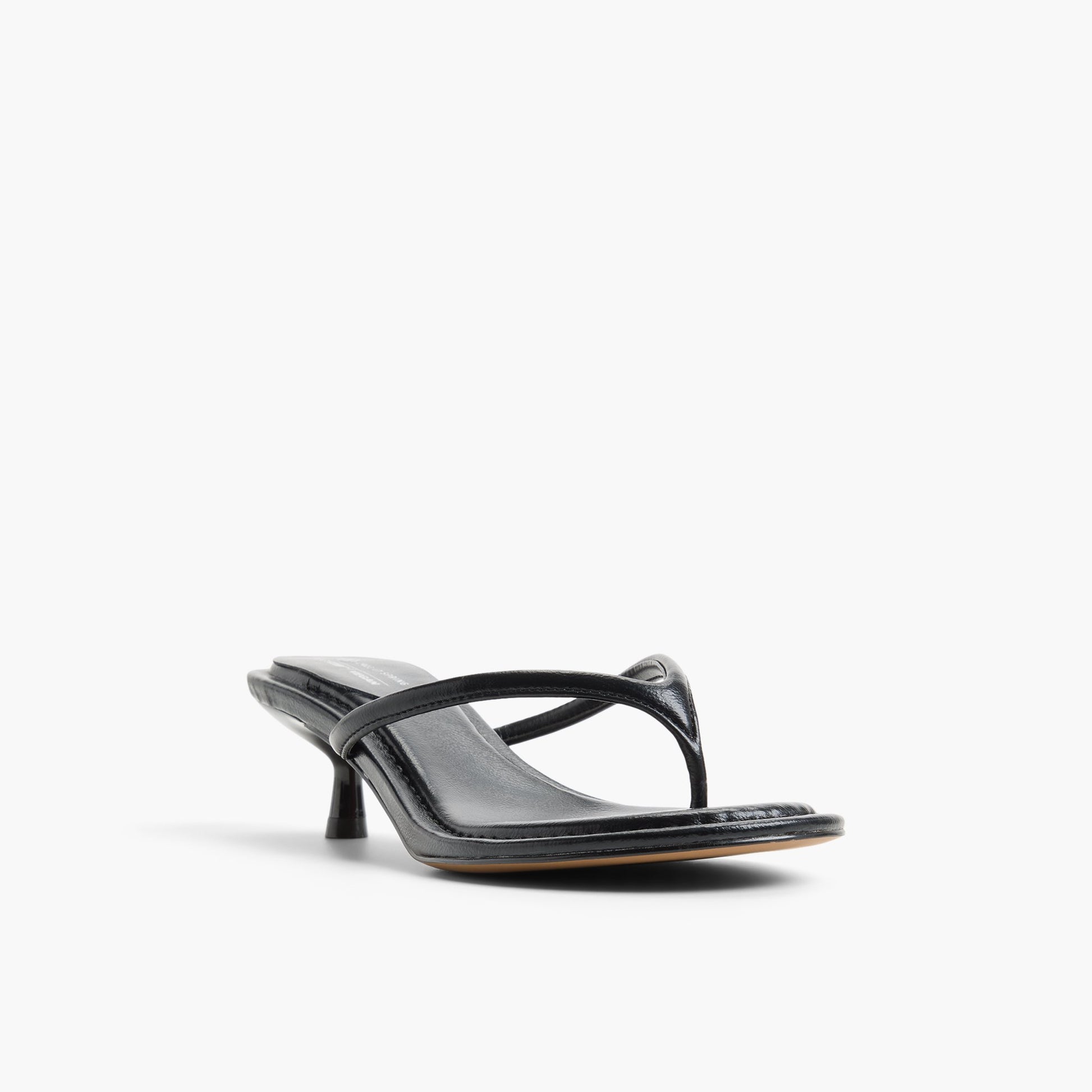 Test FR:Three-quarter angle of Noir Ashaa Sandales tong à talon's front side