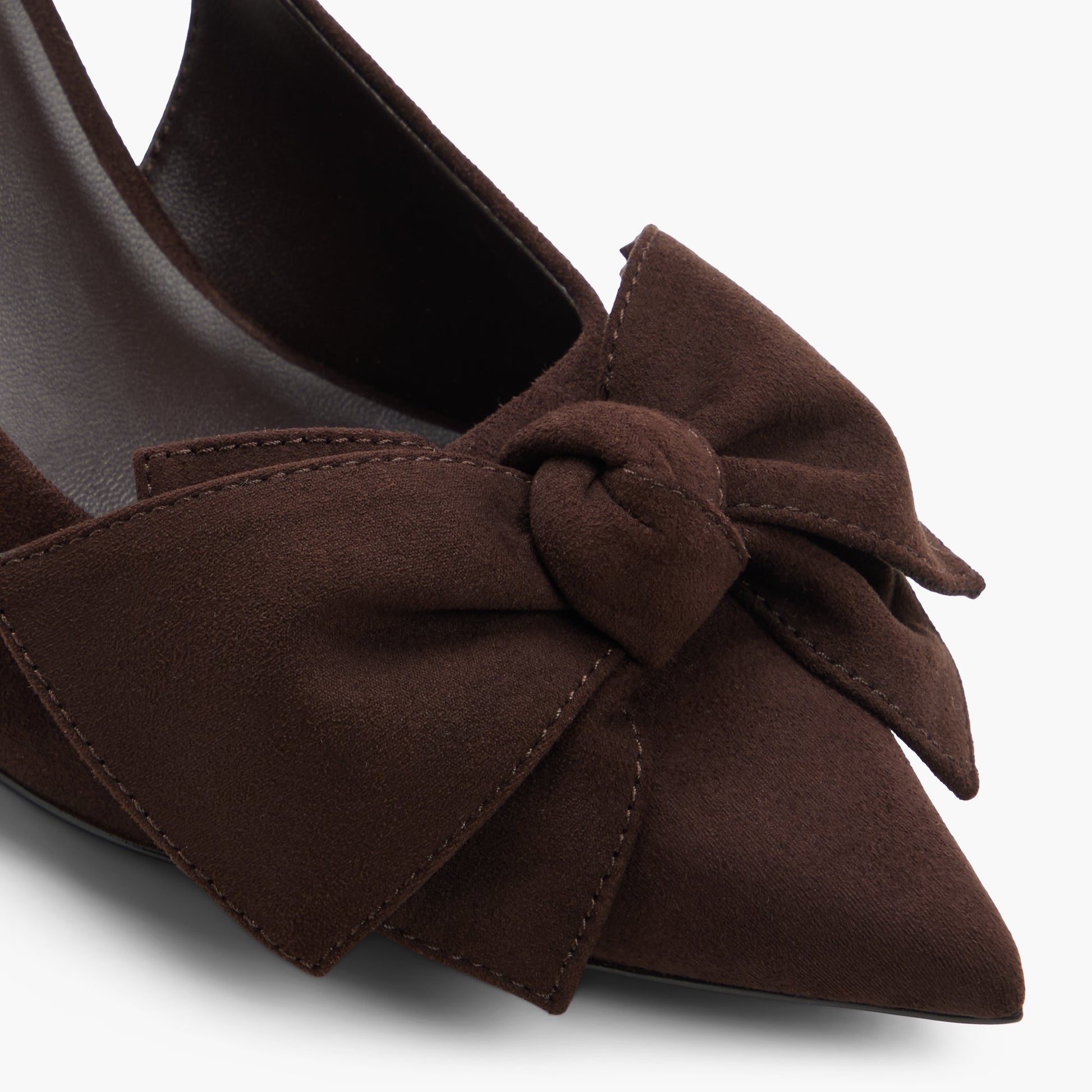 Test FR:Close-up of the Marron Foncé Atheena Talons à bride arrière