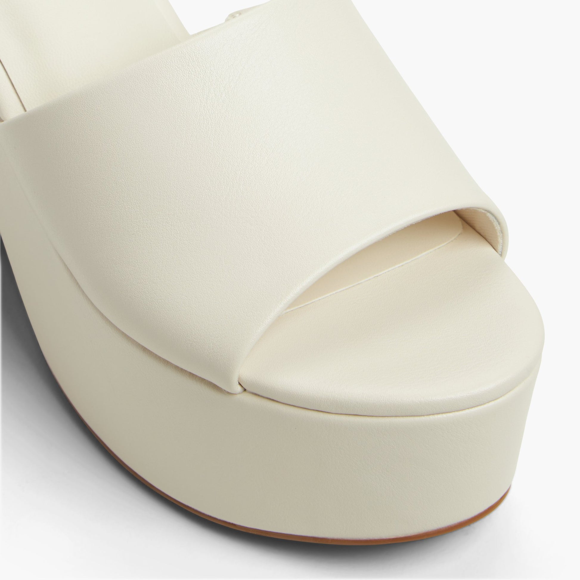 Close-up of the Ice Valerriaa Platform Mules