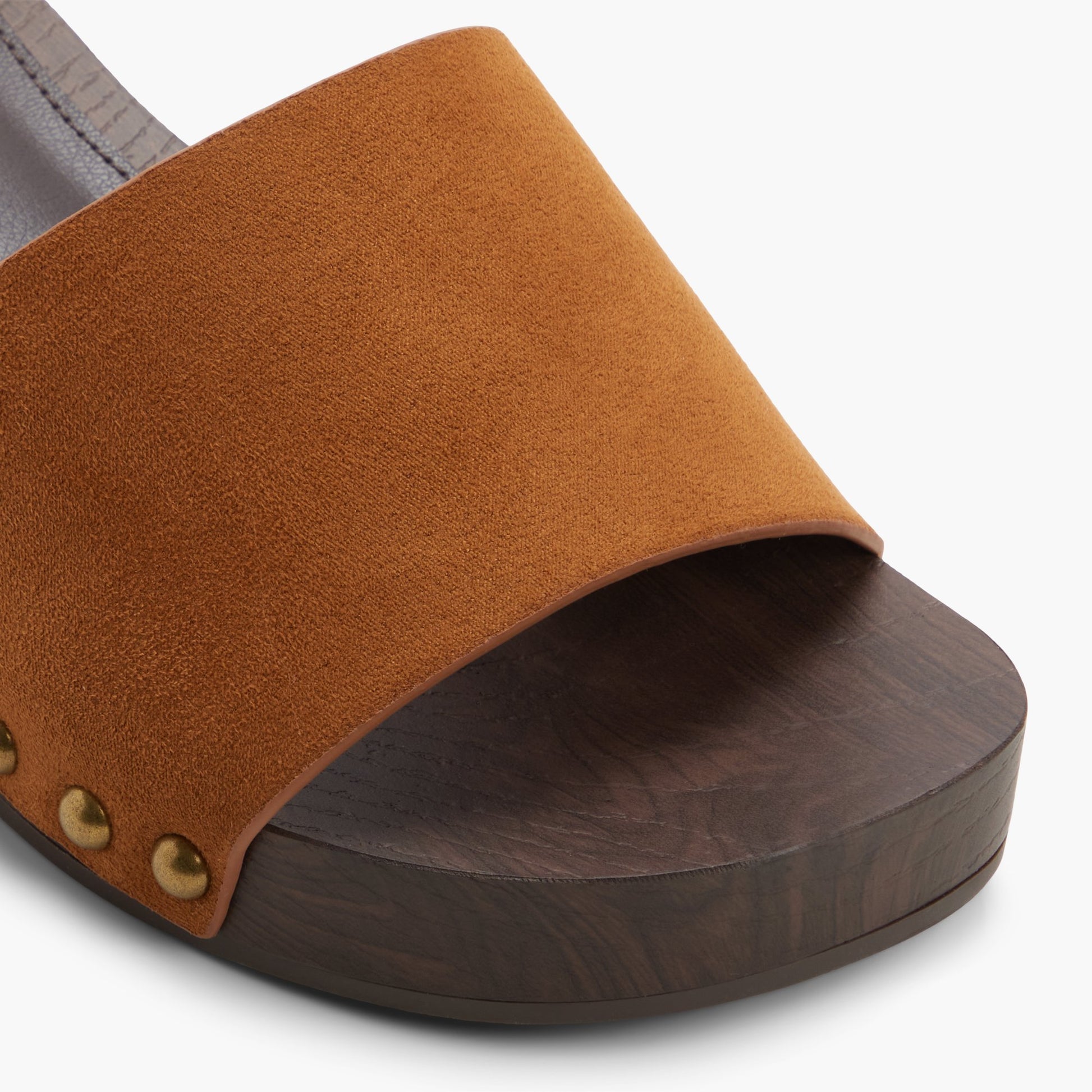 Close-up of the Cognac Ellajo Platform Mules