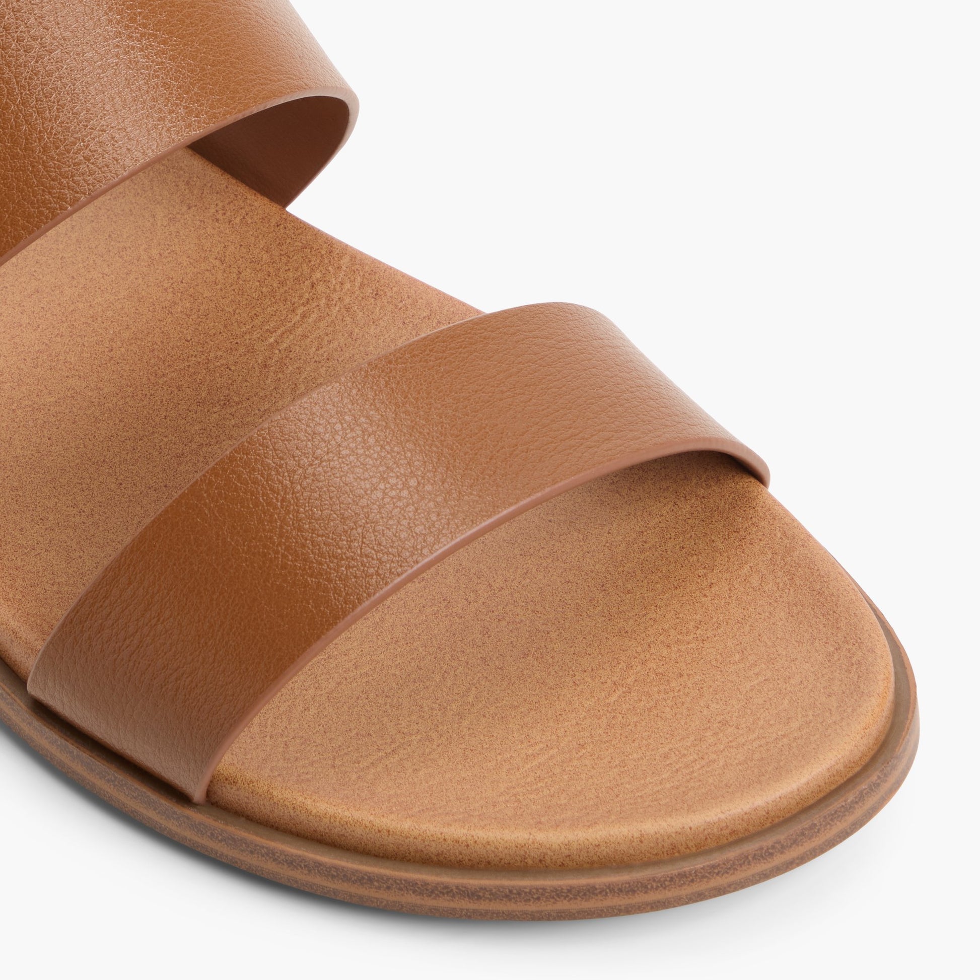 Gros plan de la Cognac Dearest Sandales