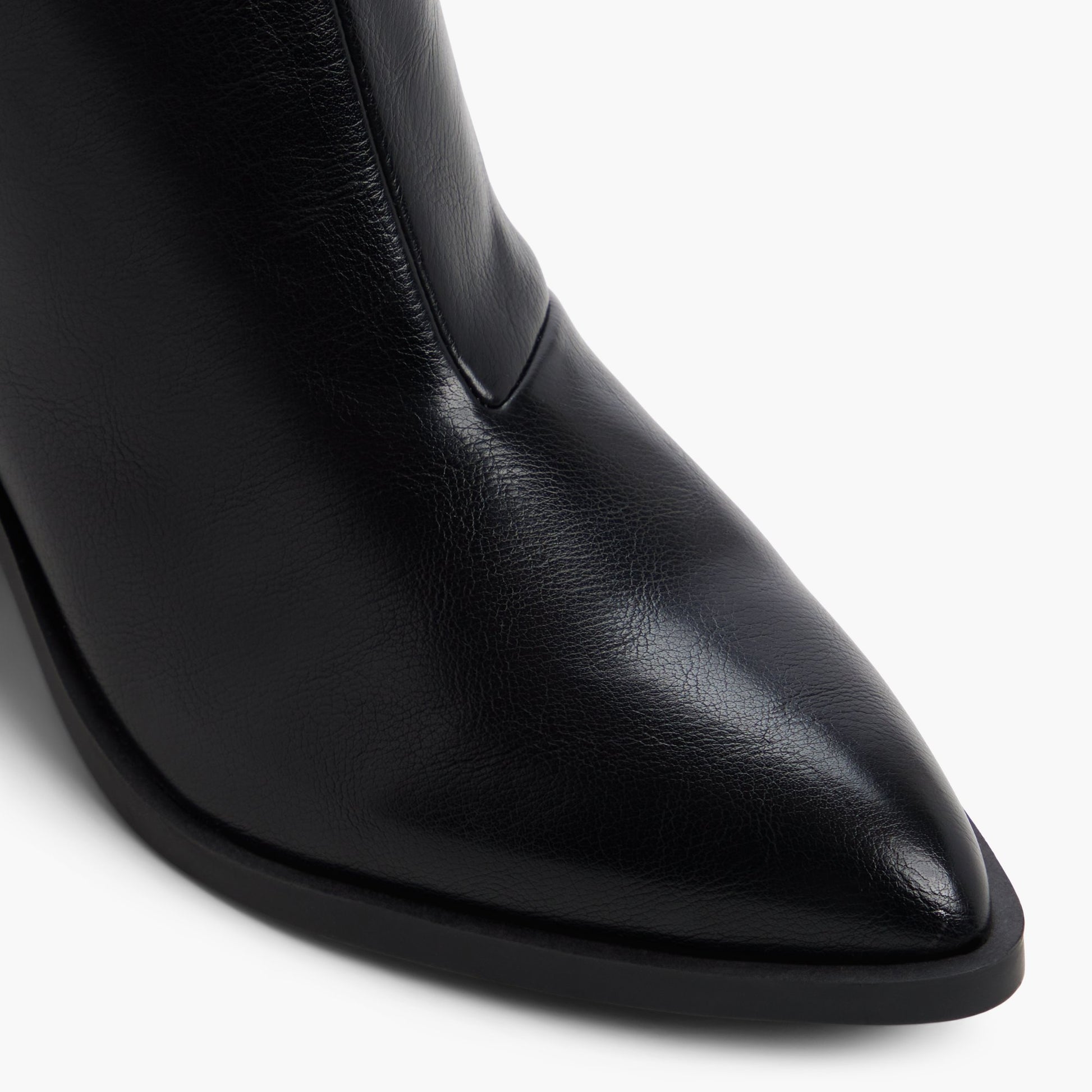 Close-up of the Black Tiffani