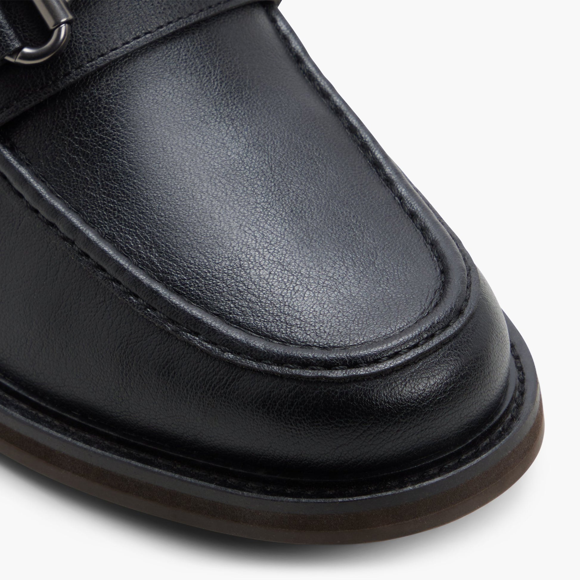 Test FR:Close-up of the Noir Glenwood Flâneurs