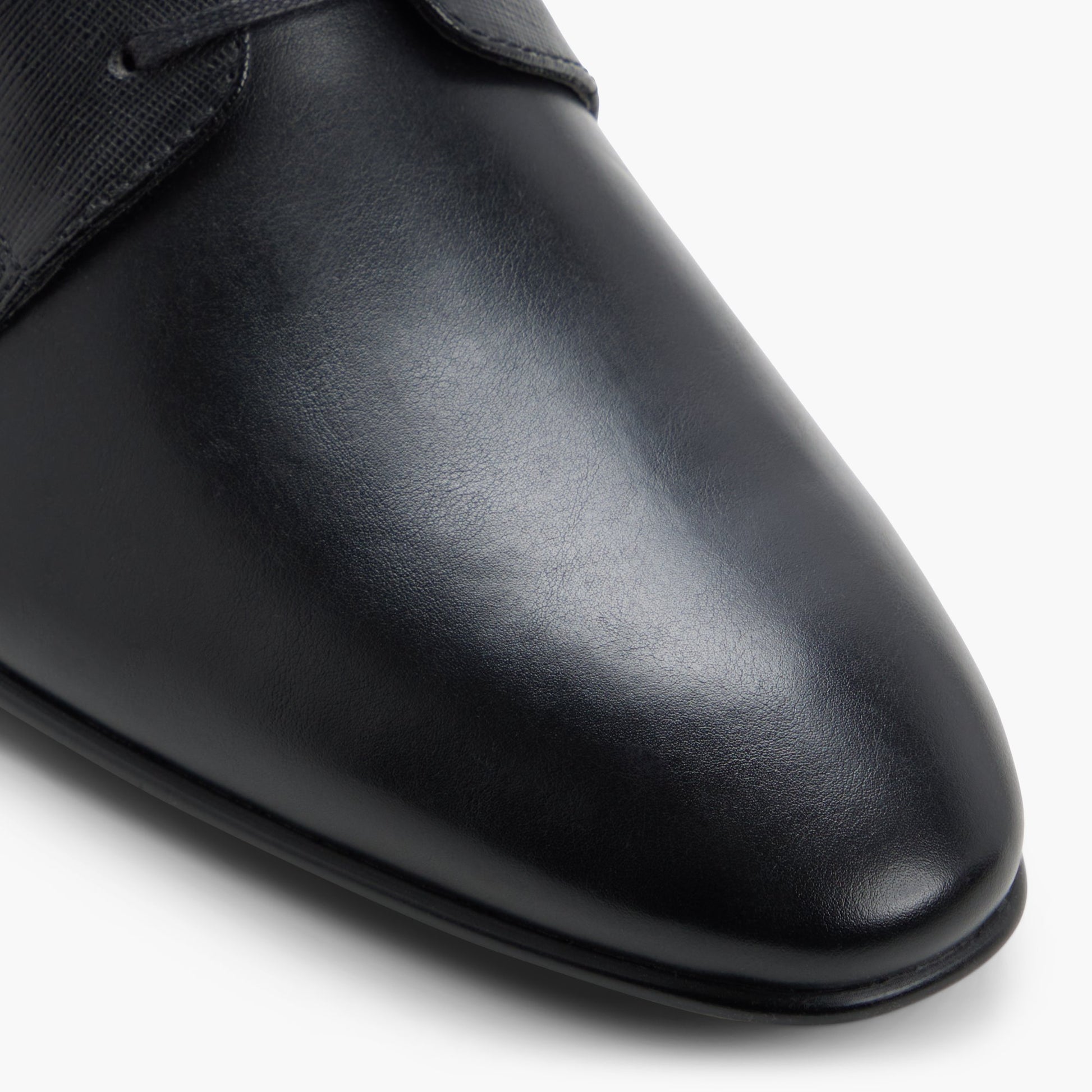 Test FR:Close-up of the Noir Dartmouth Chaussures derby