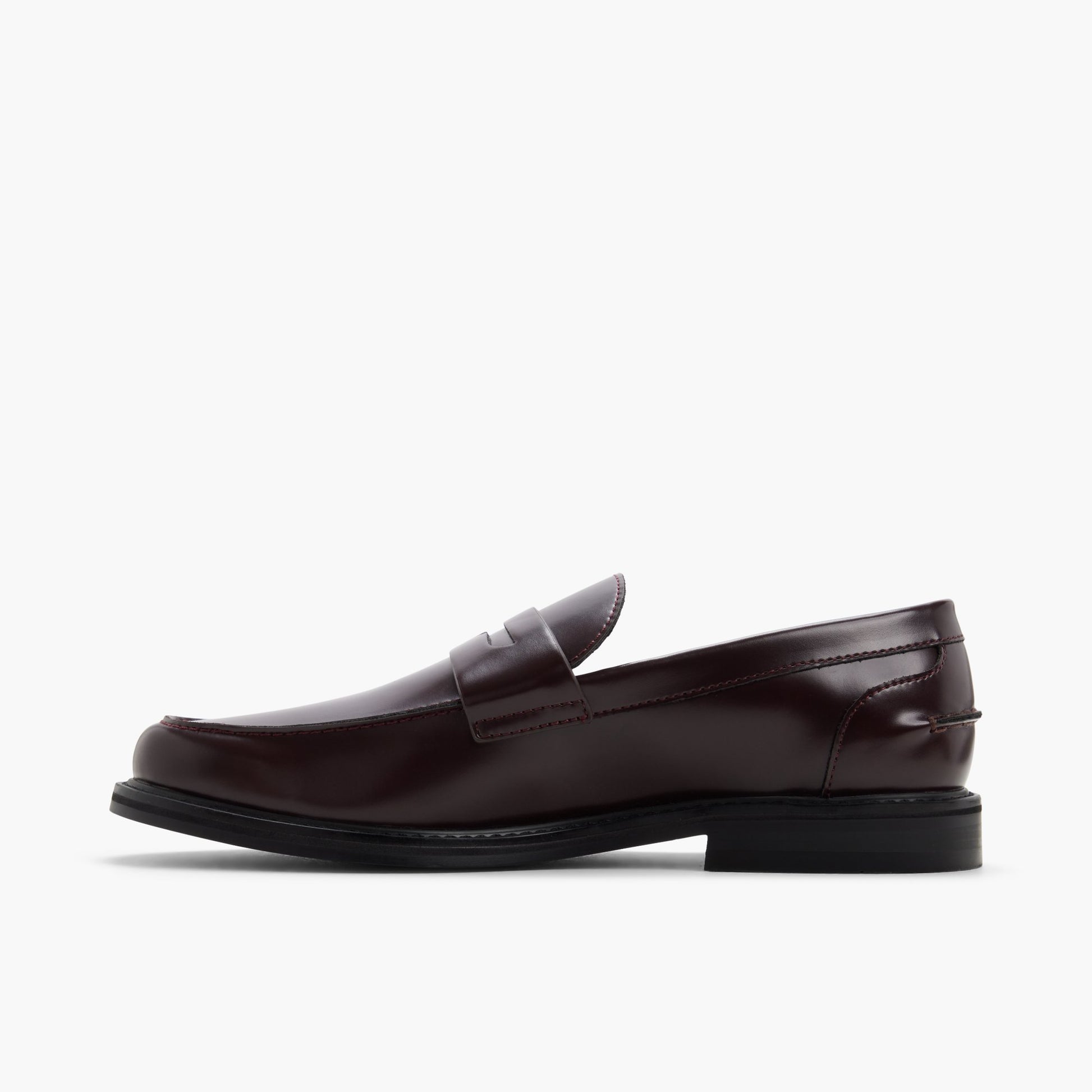 Side view of Bordo Westlake Loafers
