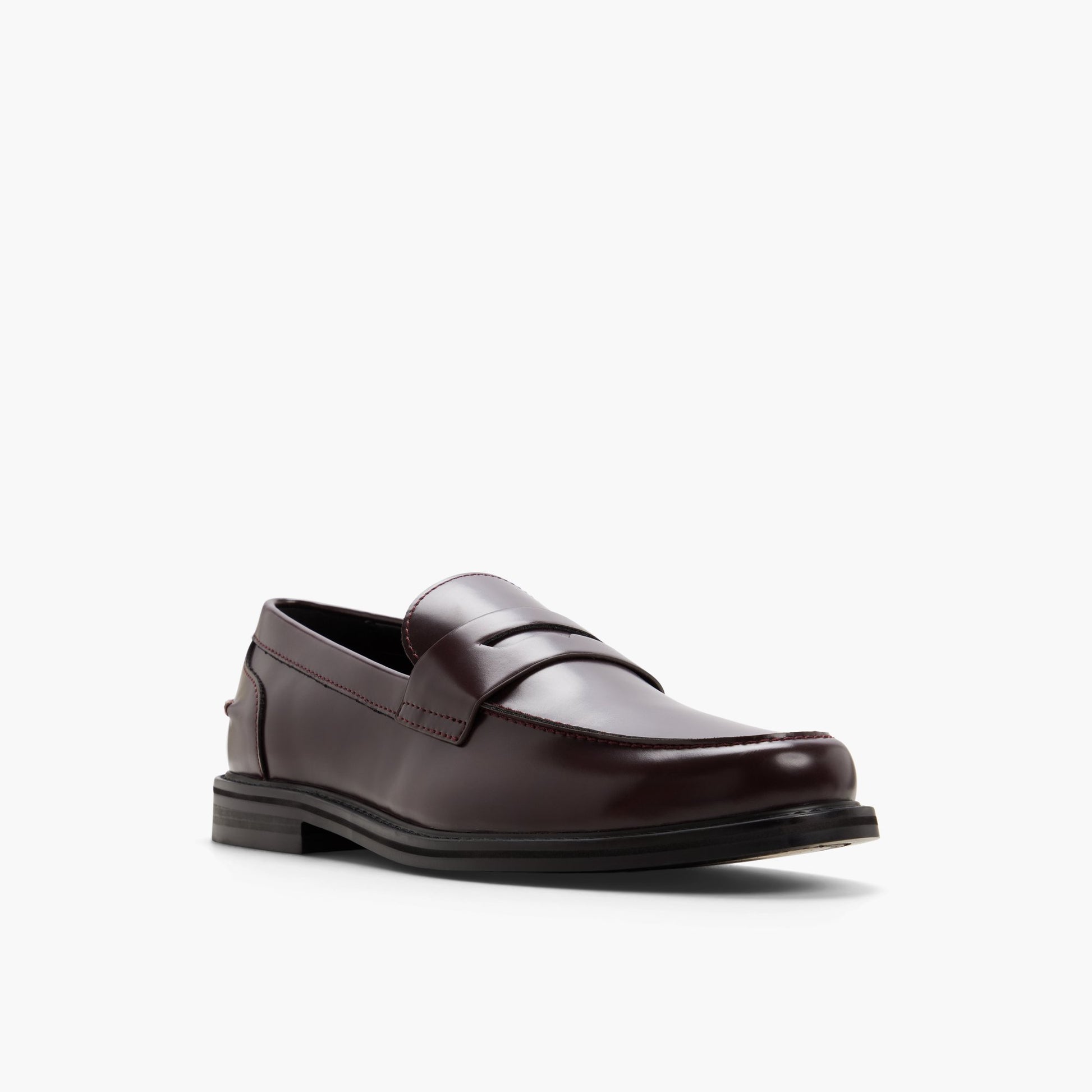 Three-quarter angle of Bordo Westlake Loafers's front side