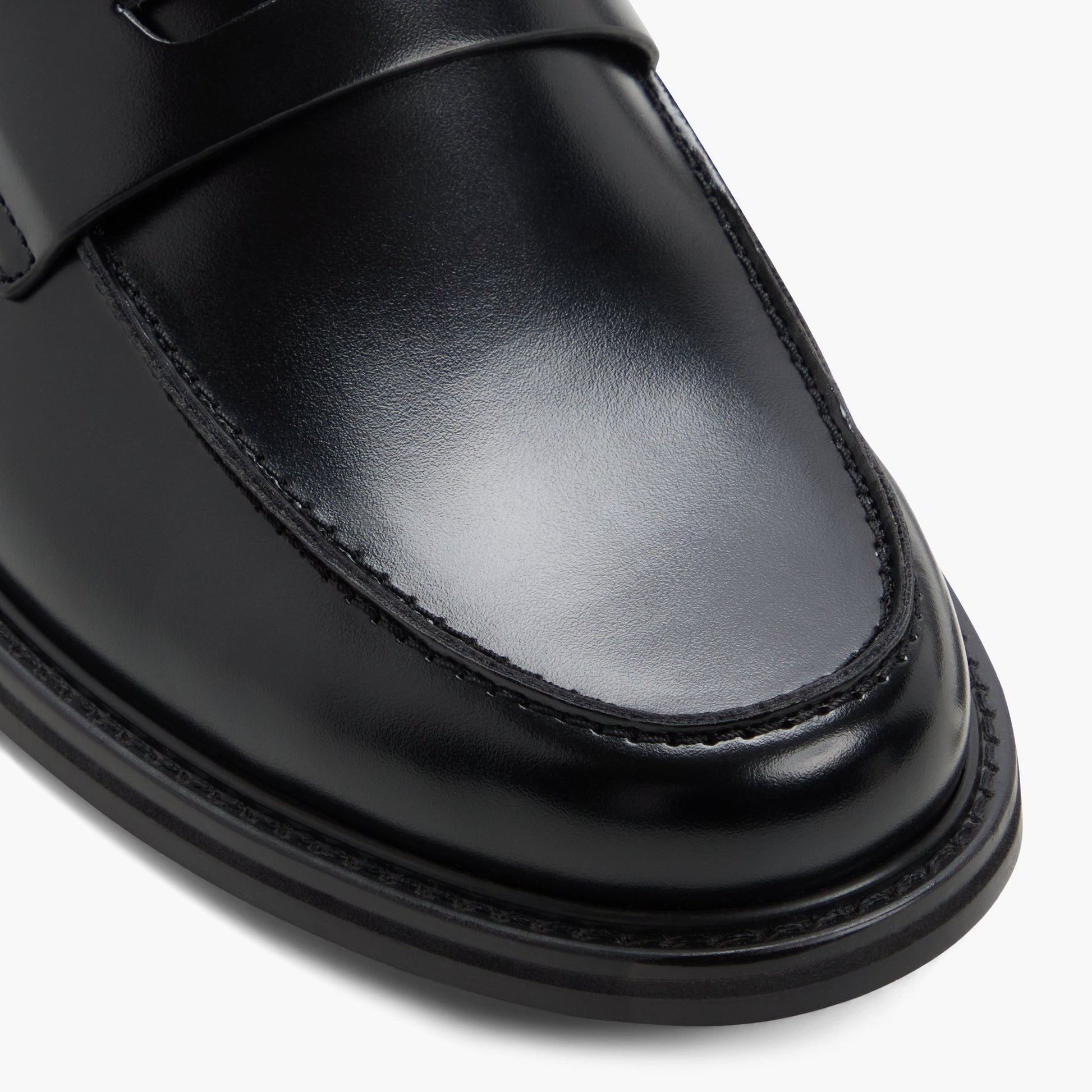 Test FR:Close-up of the Noir Westlake Flâneurs