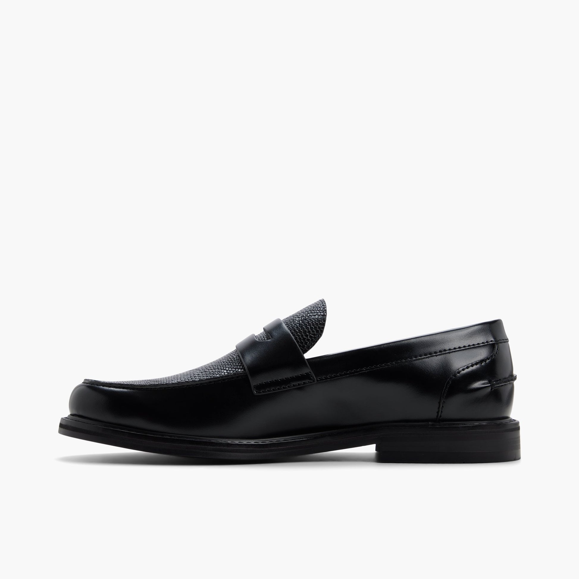 Test FR:Side view of Autre Noir Westlake Flâneurs