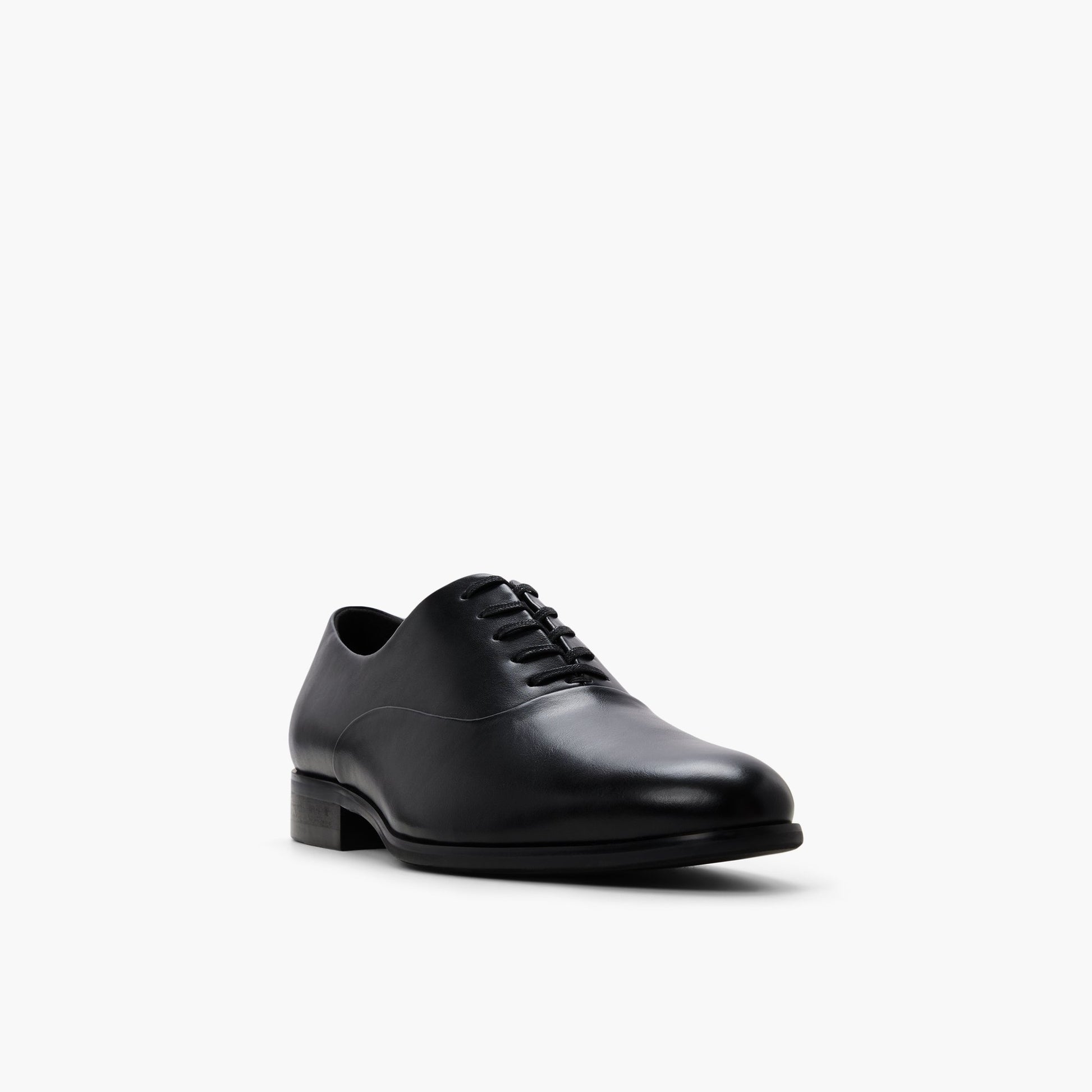 Three-quarter angle of Black Singleton_h Oxford Shoes's front side