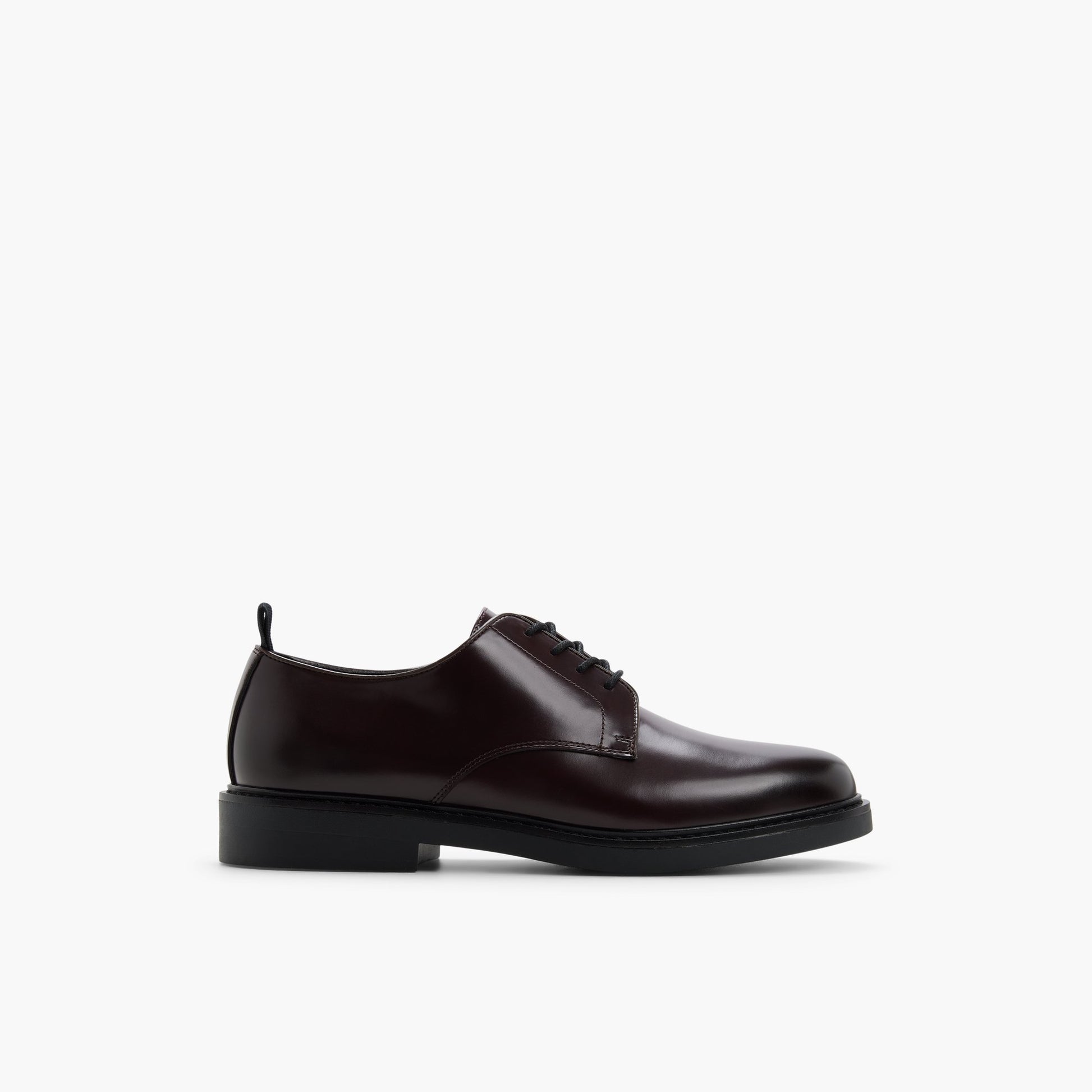 Test FR:Main View of Bordo Alvarado Chaussures derby for Hommes