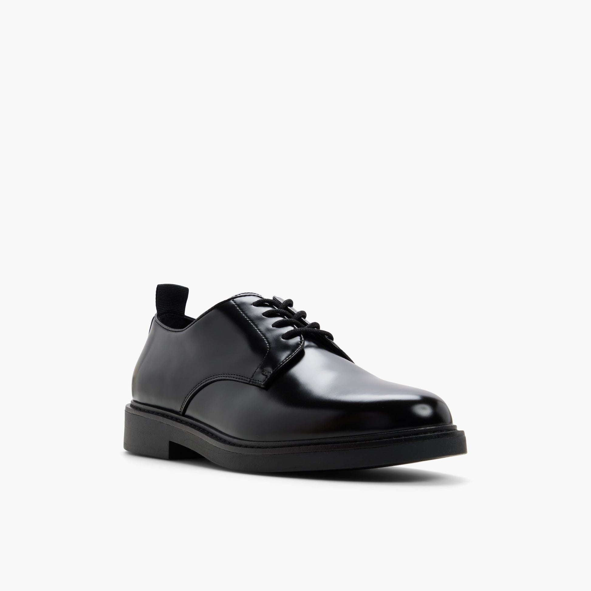 Test FR:Three-quarter angle of Noir Alvarado Chaussures derby's front side