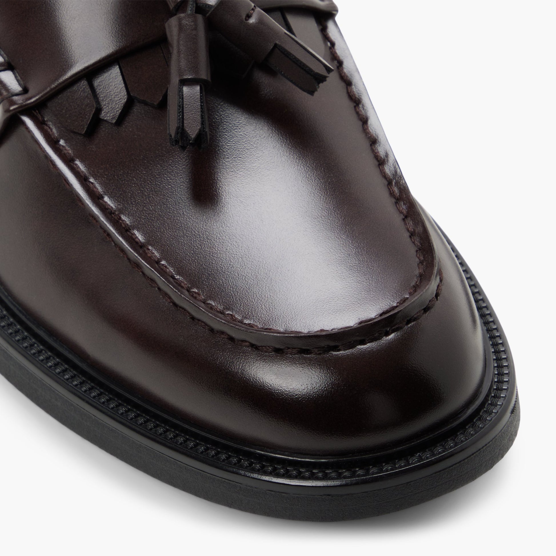 Test FR:Close-up of the Marron Chancellor Moccasins