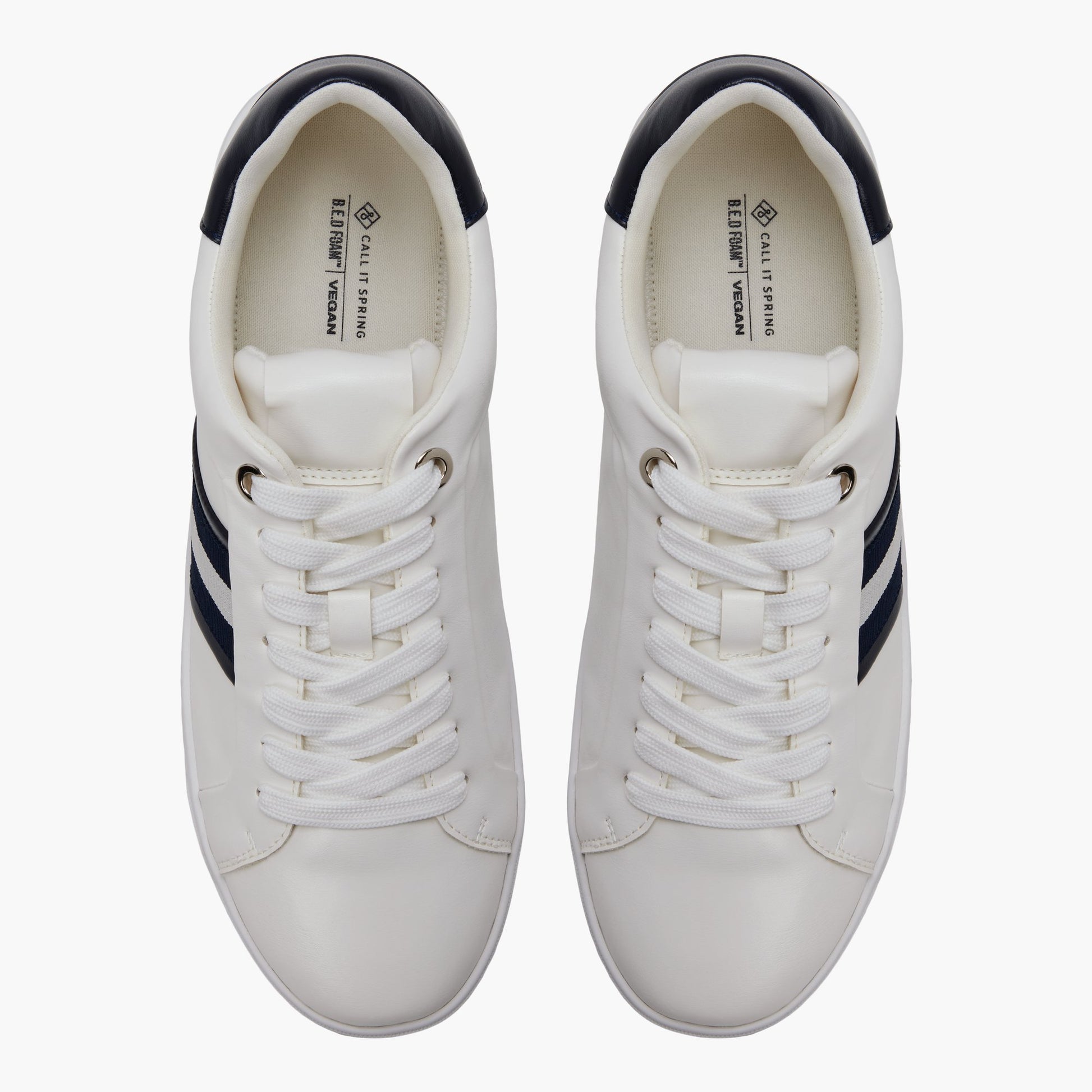 Test FR:Top-down view of the Blanc Peltason Chaussures à lacets