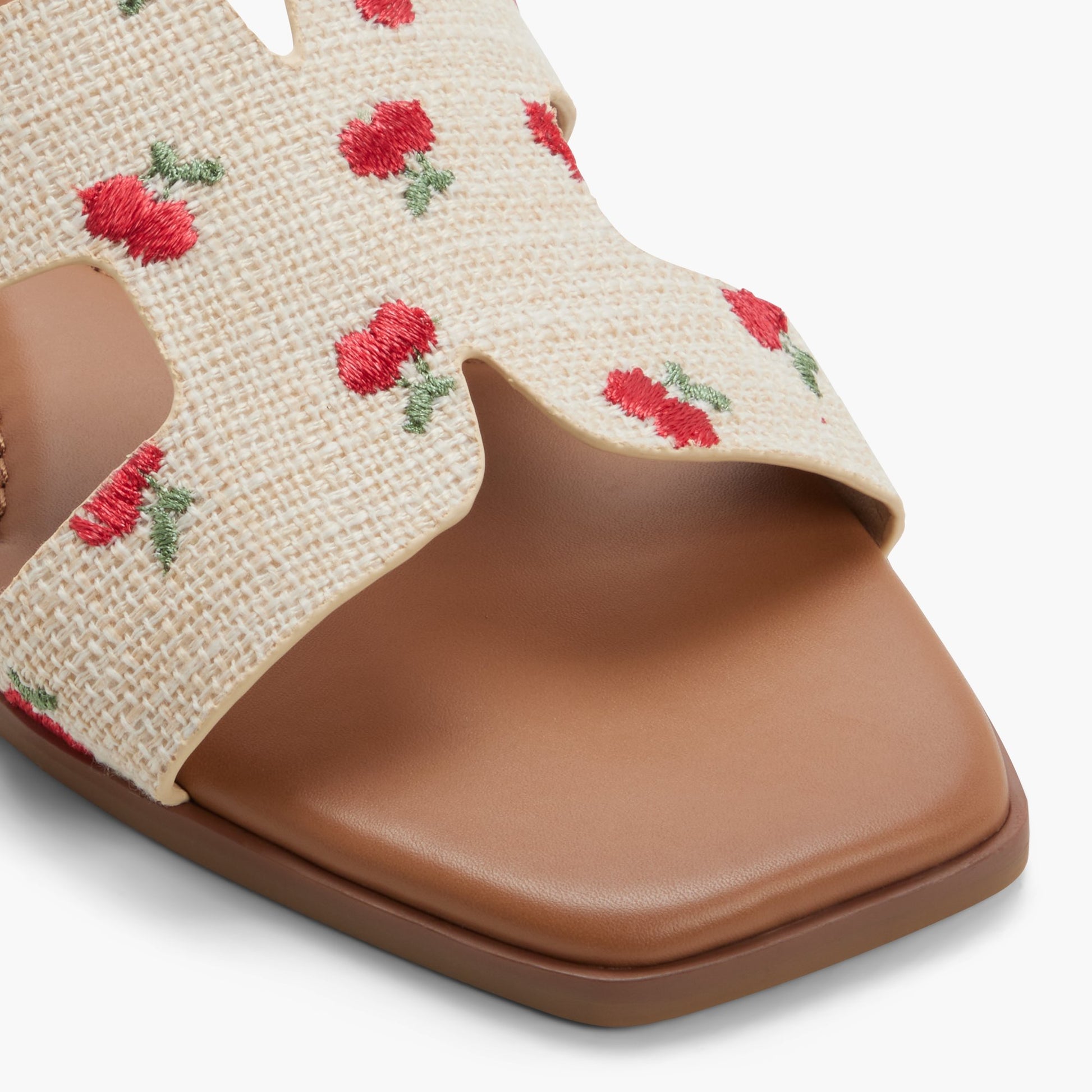 Close-up of the Open natural Payslee Slides