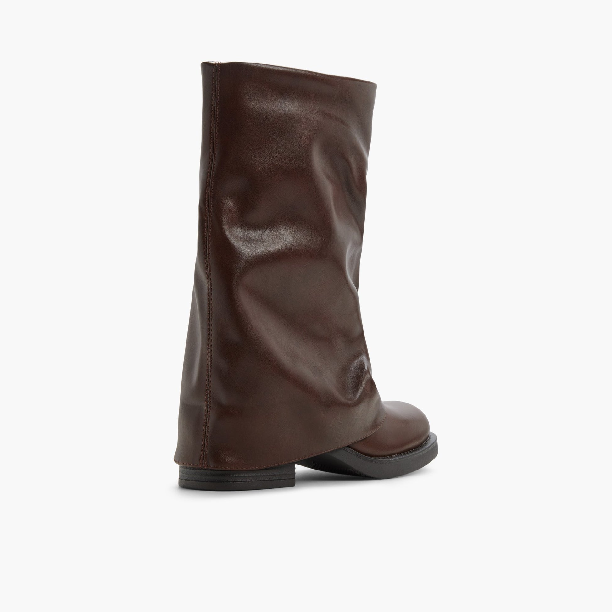 Three-quarter angle of Black Fennton 's back side