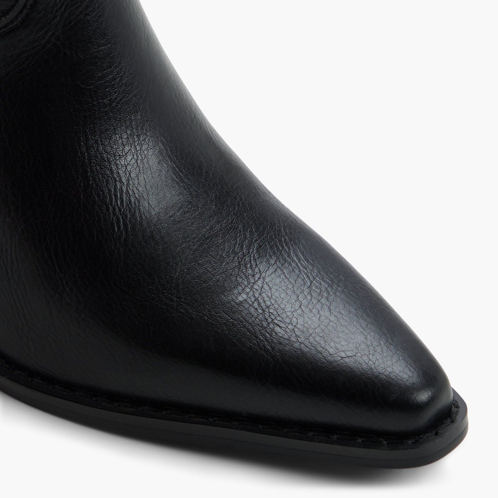 Gros plan de la Noir Dixilou Bottes western hautes