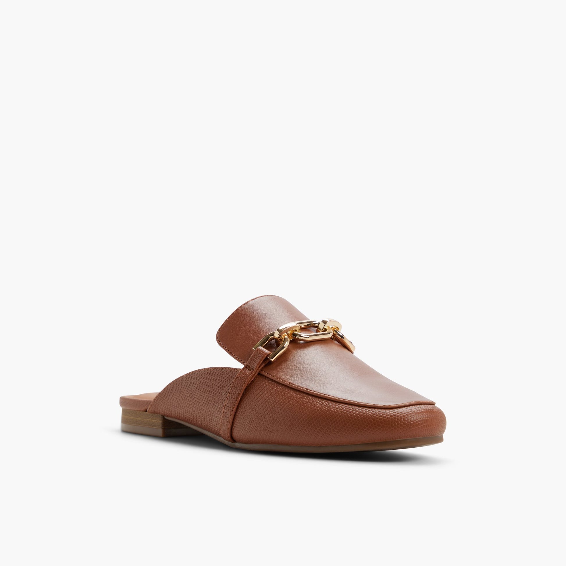 Angle de trois quarts de la face avant de Cognac Lyza Mules façon flâneurs