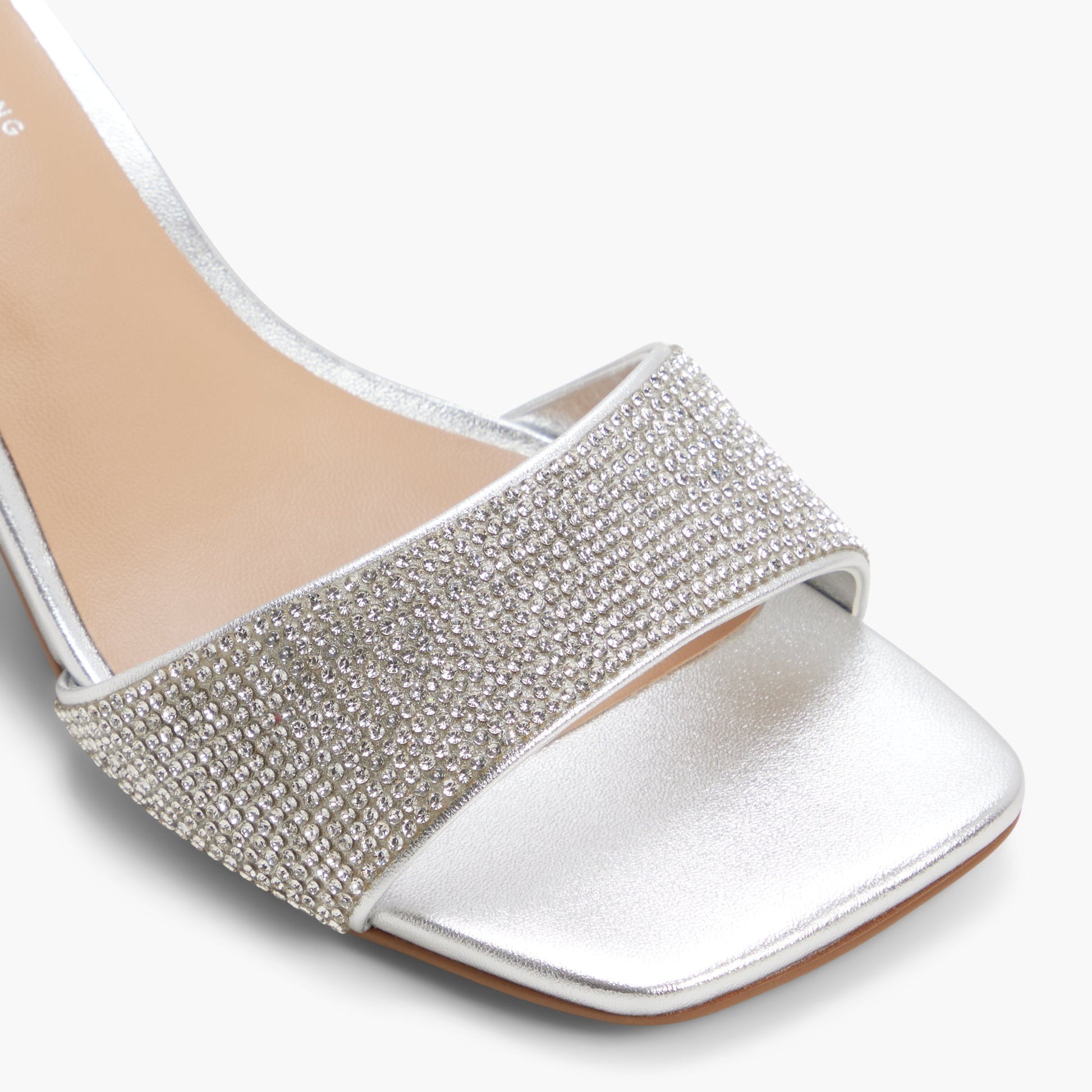Close-up of the Silver Vicki