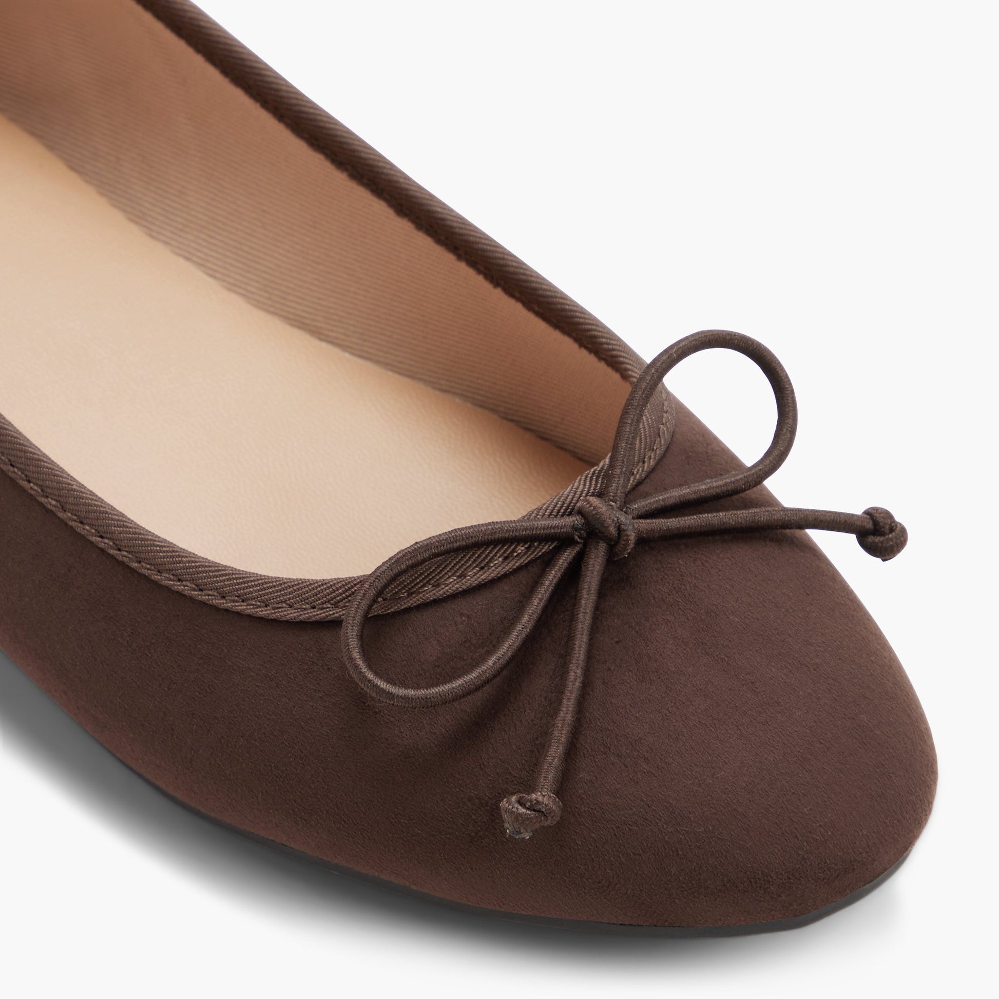 Close-up of the Dark brown Hunny Ballerinas