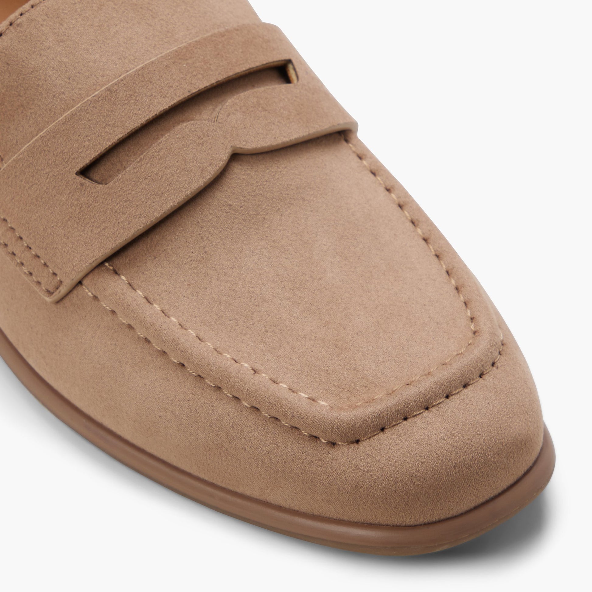 Close-up of the Light brown Darry Loafers