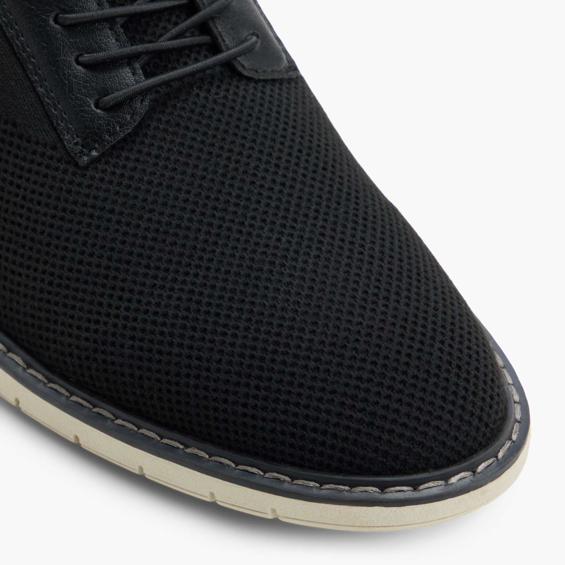 Gros plan de la Noir Strickman Chaussures à lacets