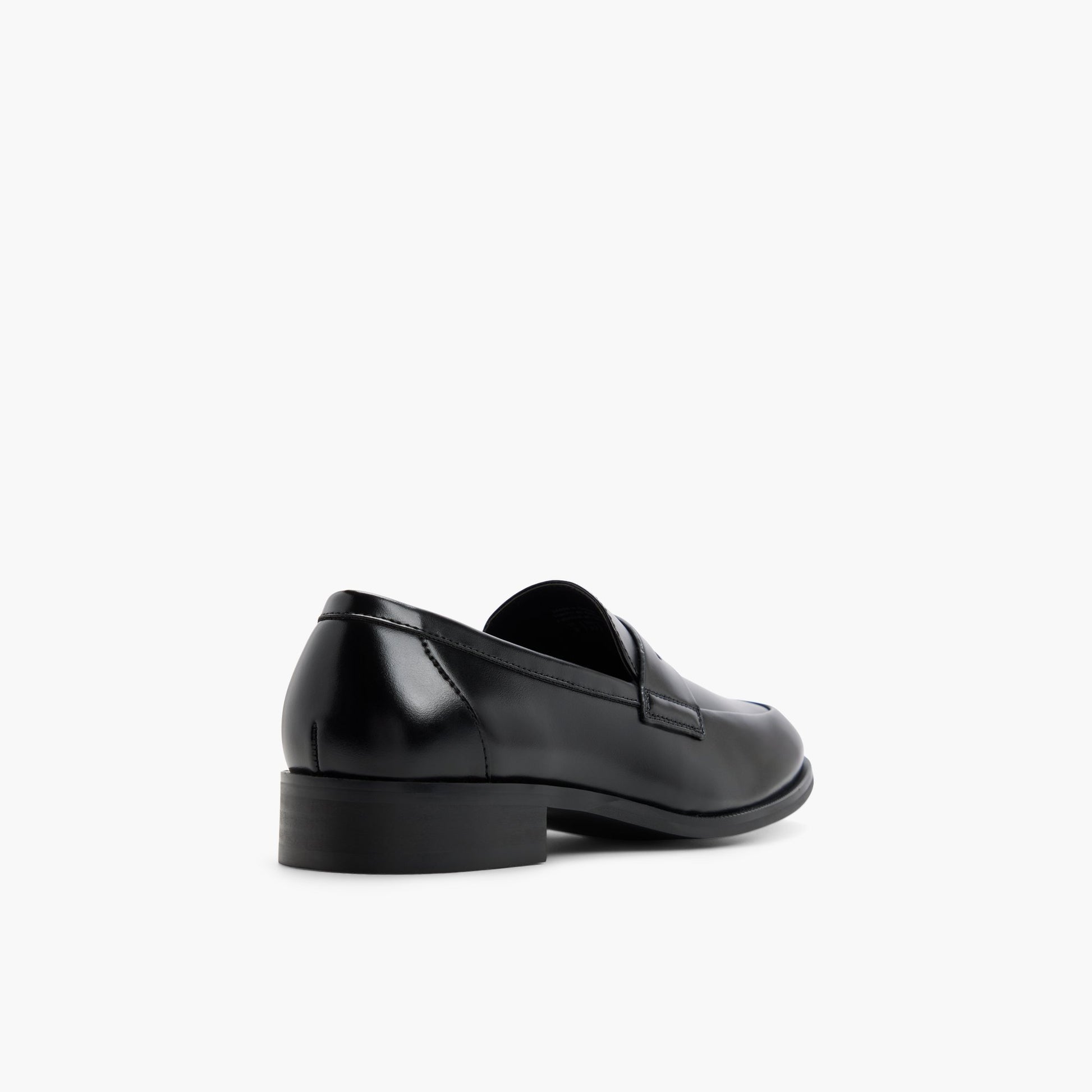 Test FR:Three-quarter angle of Noir Thorpe Flâneurs's back side