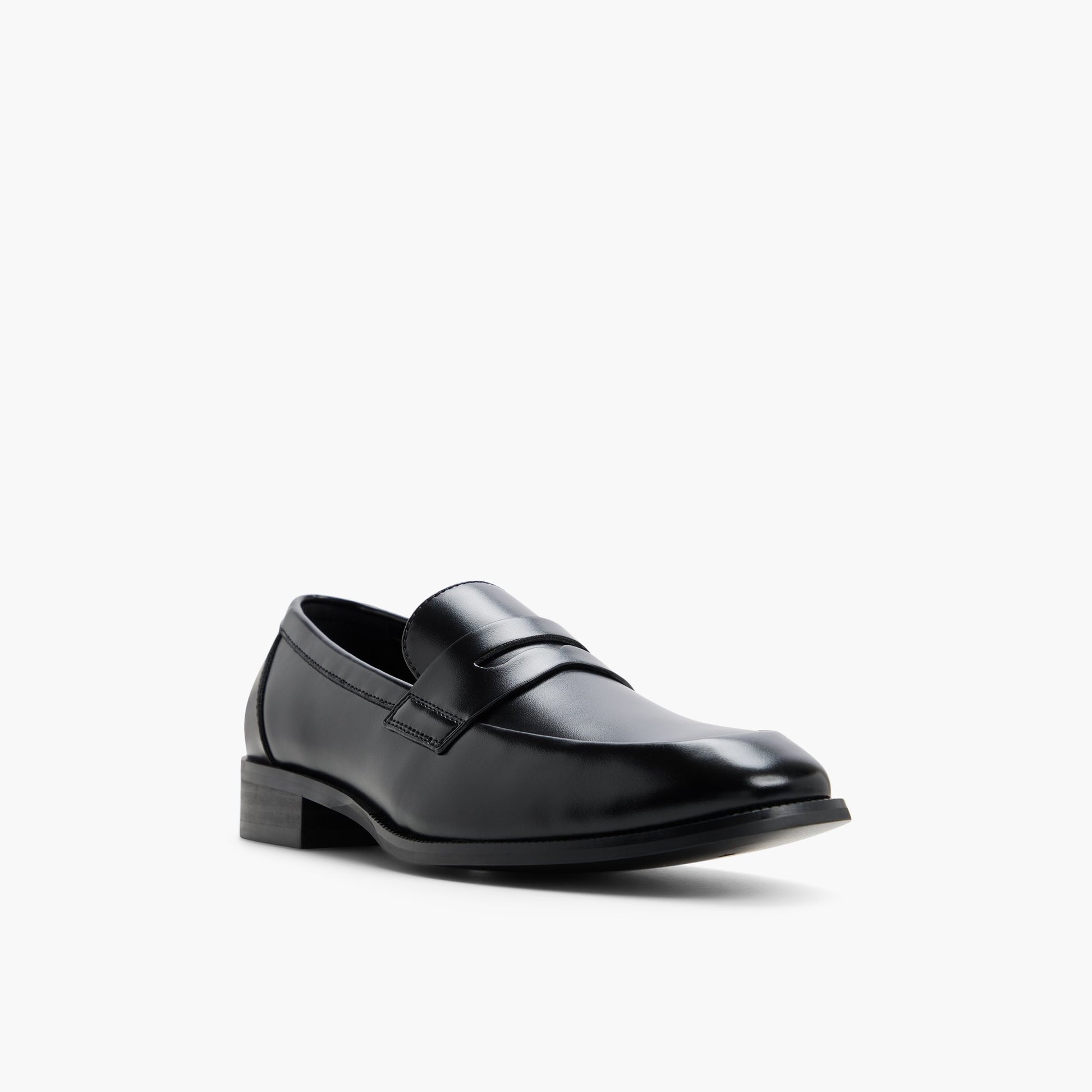 Test FR:Three-quarter angle of Noir Thorpe Flâneurs's front side