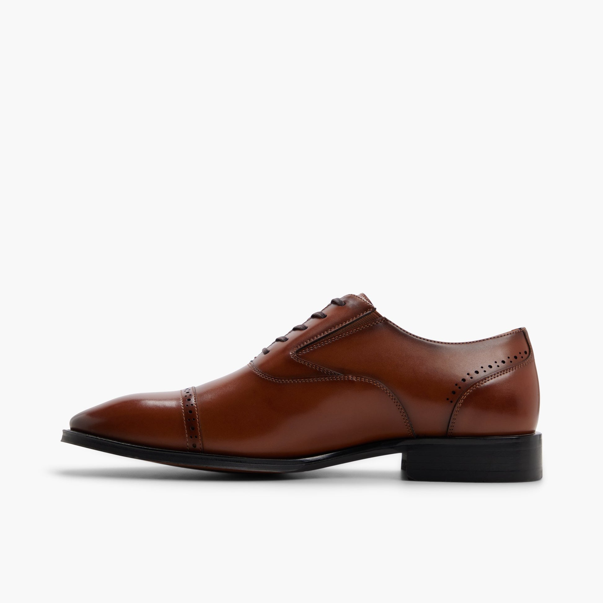 Side view of Cognac Stonewell Oxford Shoes