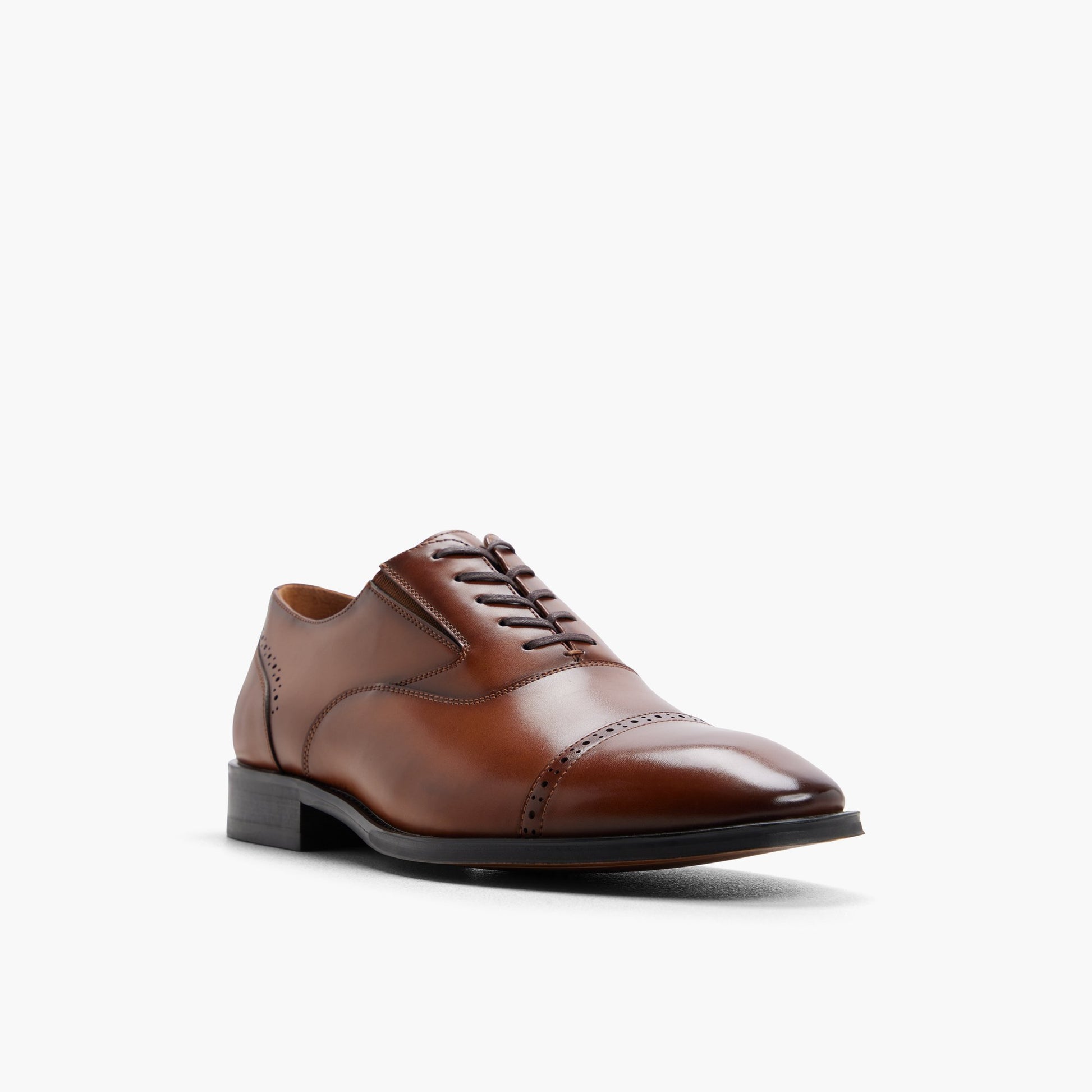 Three-quarter angle of Cognac Stonewell Oxford Shoes's front side