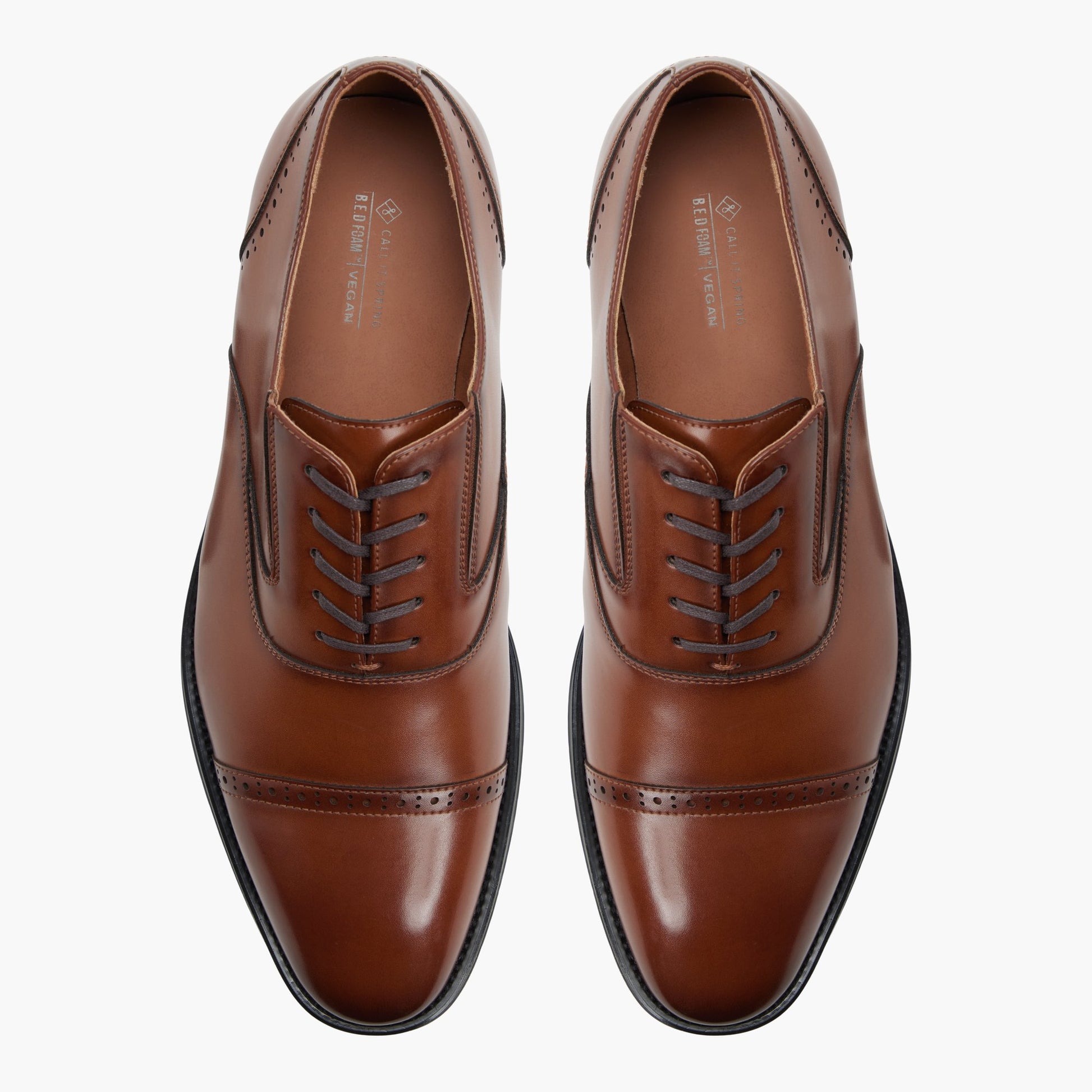 Top-down view of the Cognac Stonewell Oxford Shoes