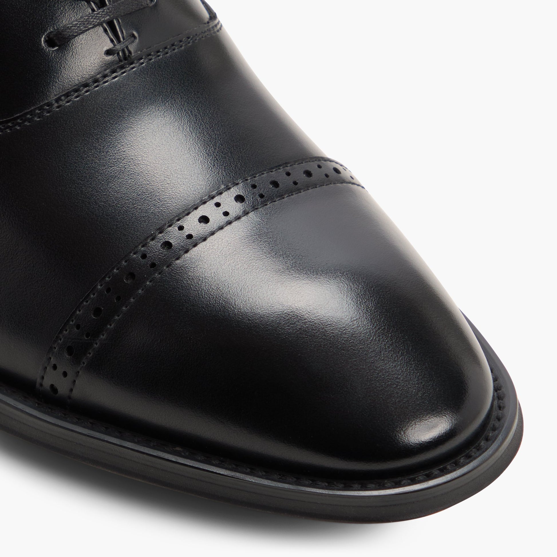 Close-up of the Black Stonewell Oxford Shoes