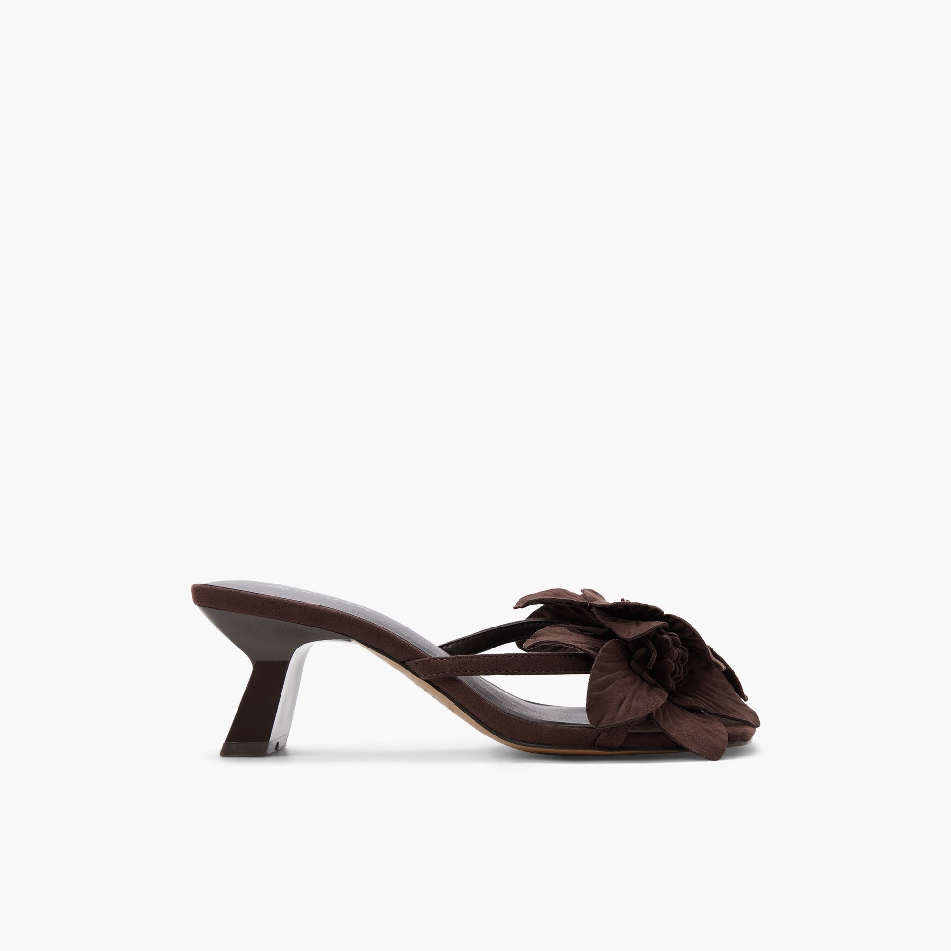 Vue principale de Brun foncé Mariposaa Sandales tongs à talons chatons pour Femmes