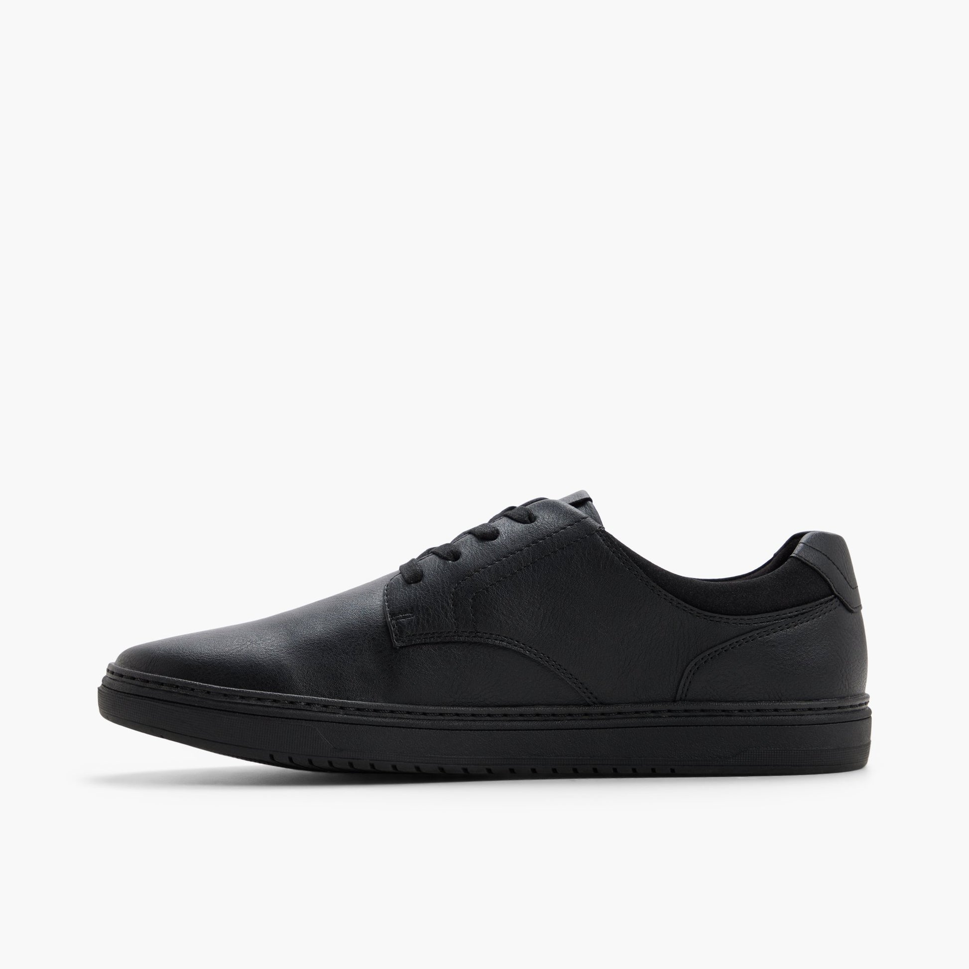 Vue latérale de Noir Kellen