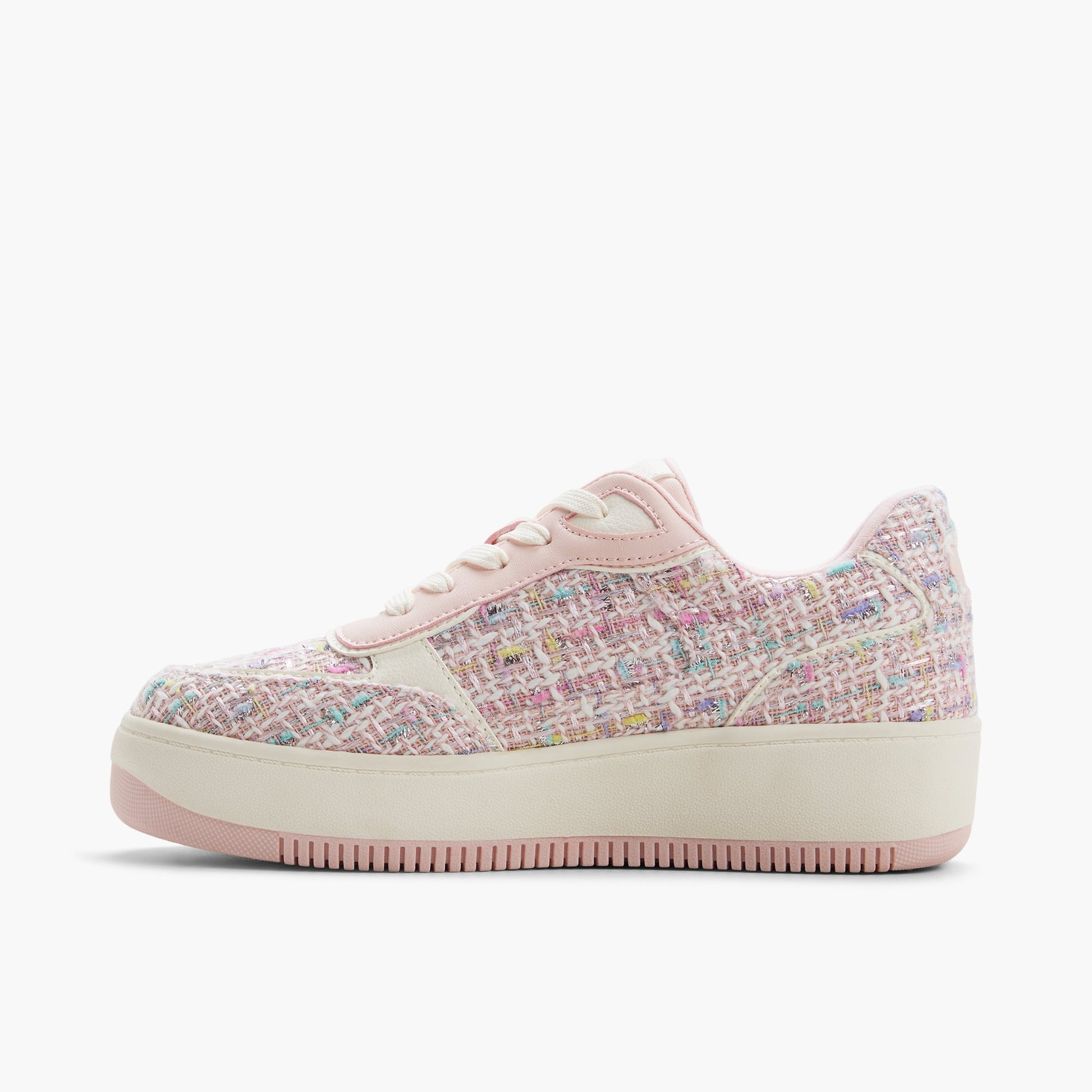 Test FR:Side view of Autre rose Freshy Sneakers