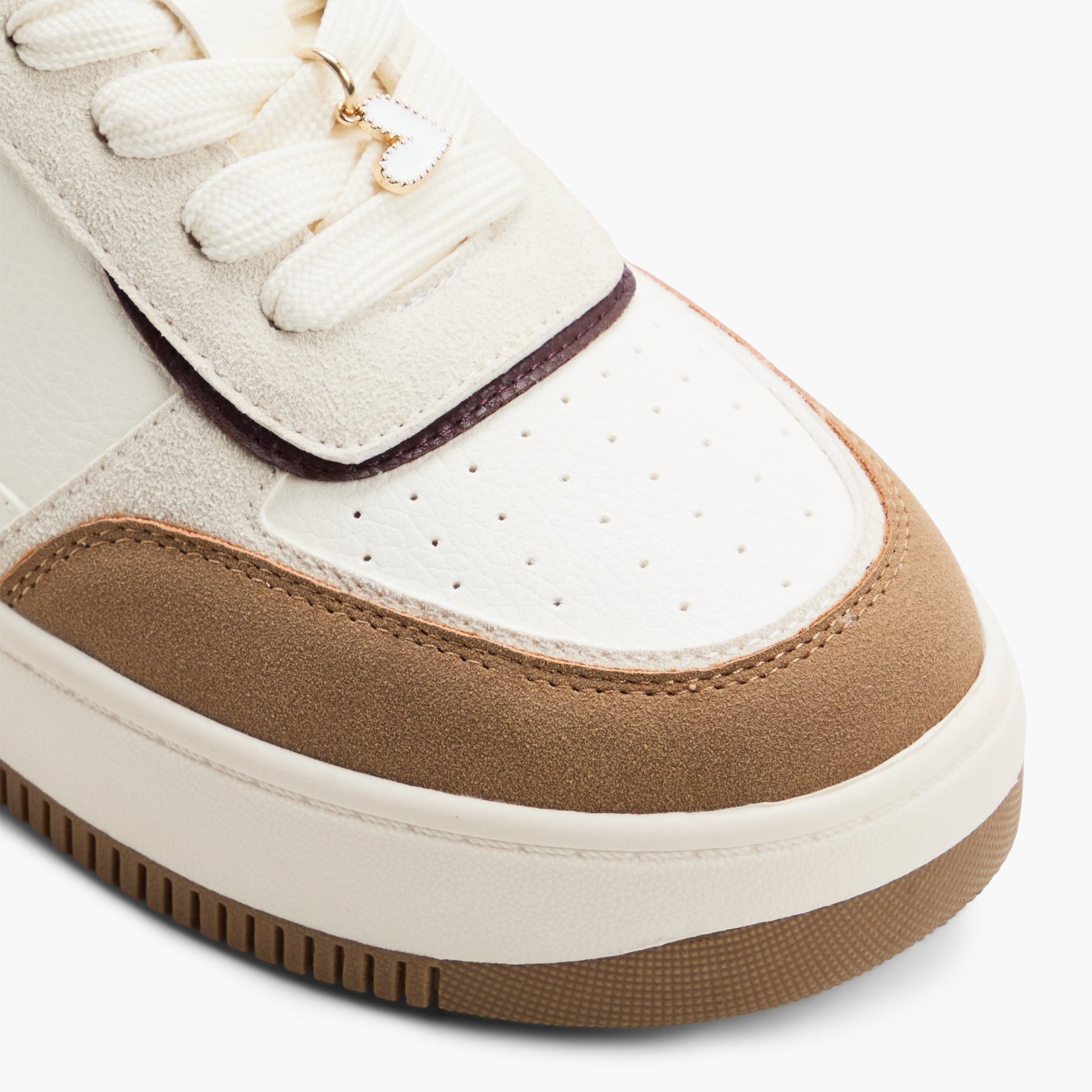 Test FR:Close-up of the Beige multicolore Freshy Sneakers